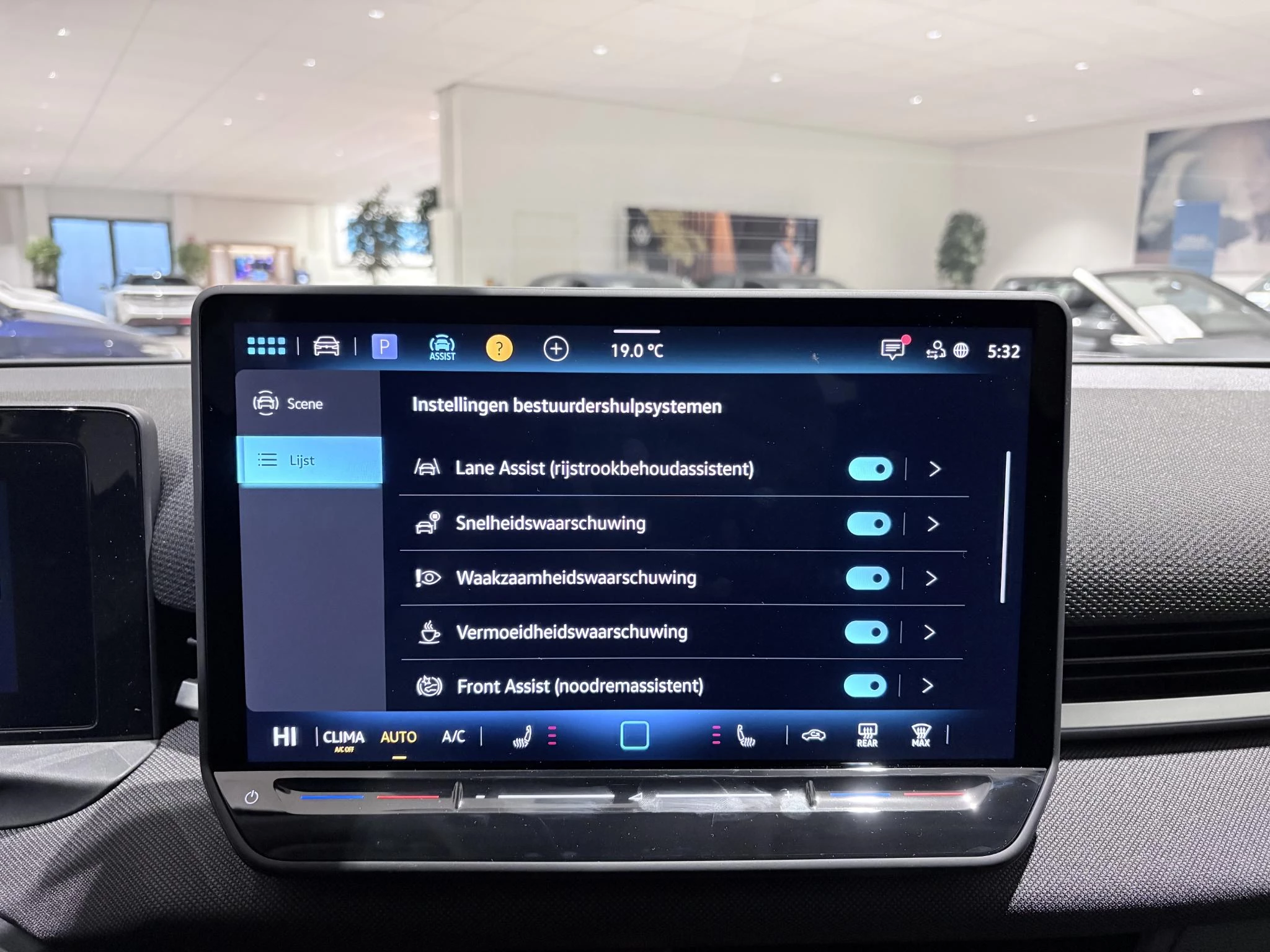 Volkswagen T-Roc 1.5 eTsi Life First Edition 116 PK Automaat