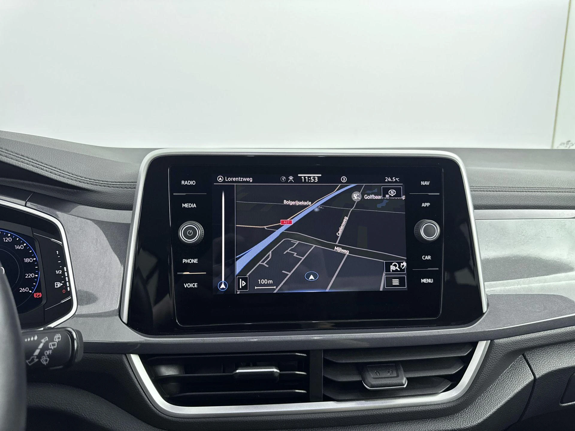 Volkswagen-T-Roc-image-15