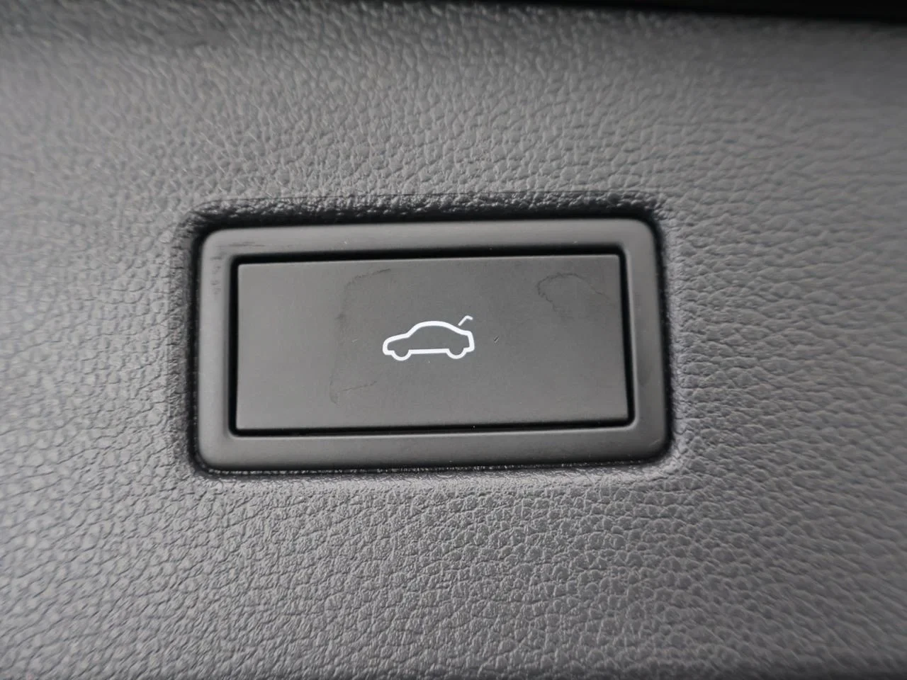 Volkswagen-Tiguan-image-24