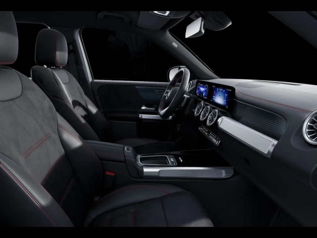 Mercedes-Benz-EQB-image-10