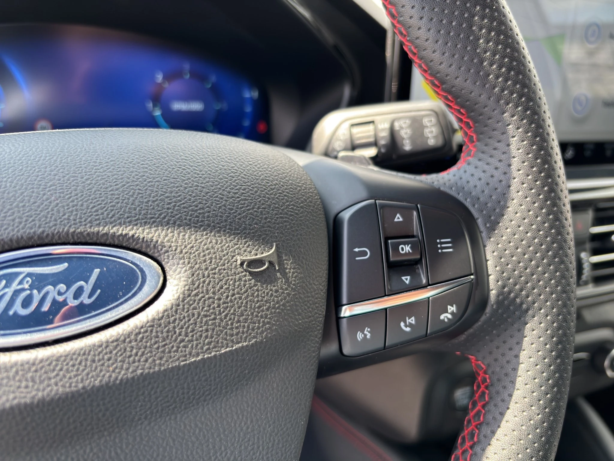 Ford Focus ST-Line 1.5 | HUD | Winter-PKt. | AHK | ACC | Matrix | RFK |