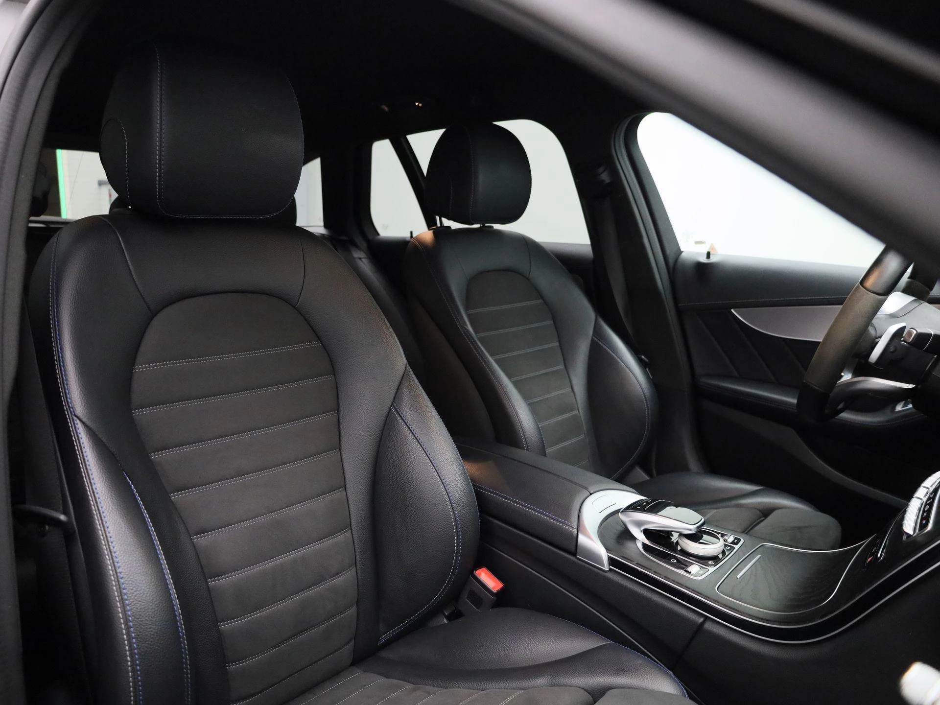 Mercedes-Benz-C-Klasse-image-42