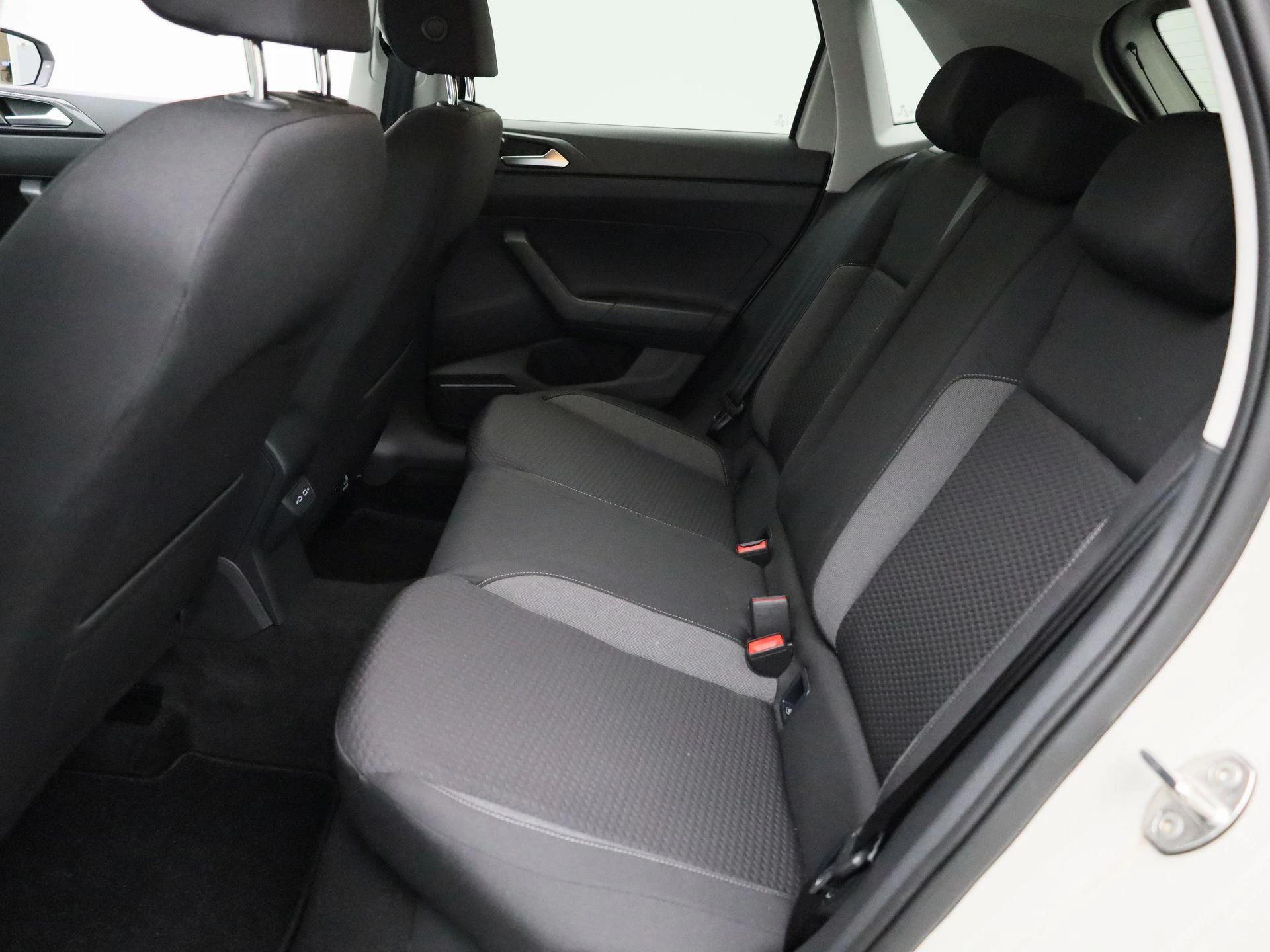 Volkswagen-Polo-image-10