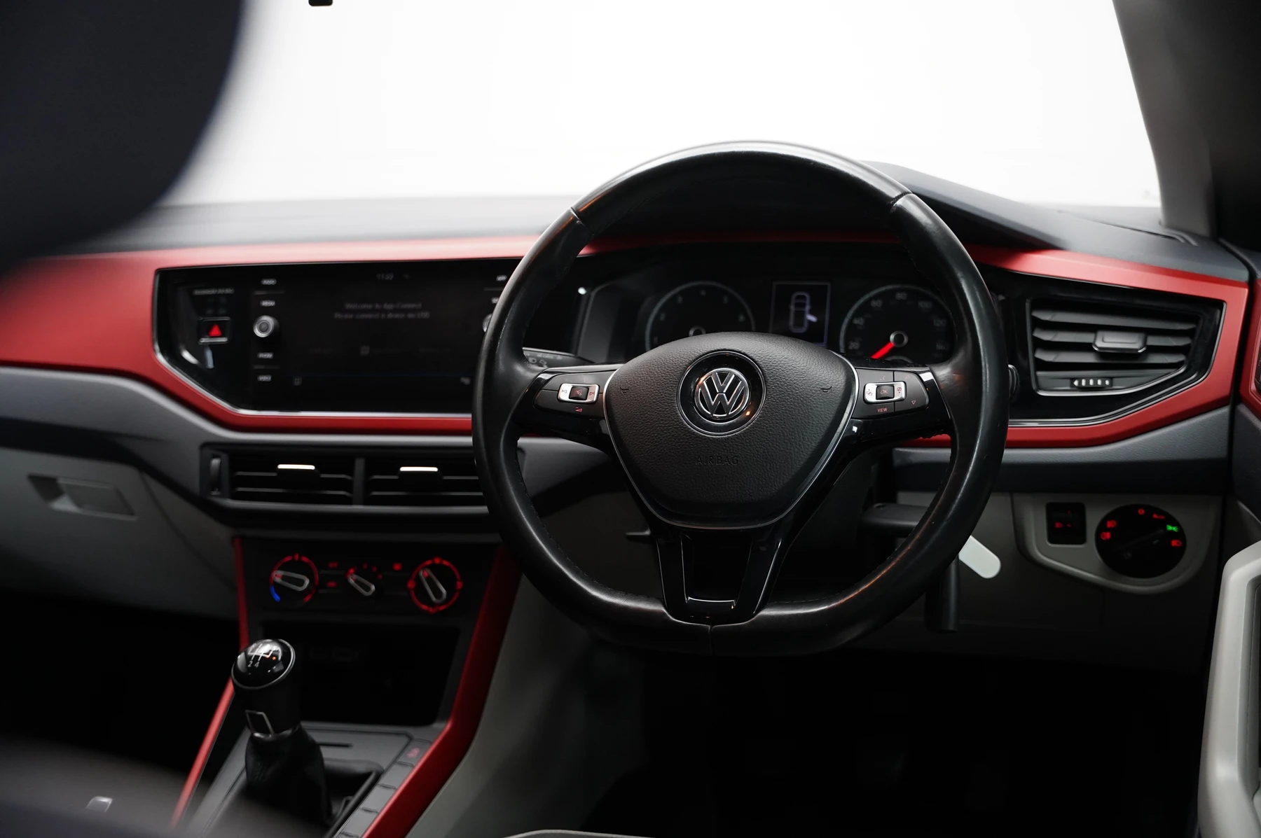 Volkswagen-Polo-image-8