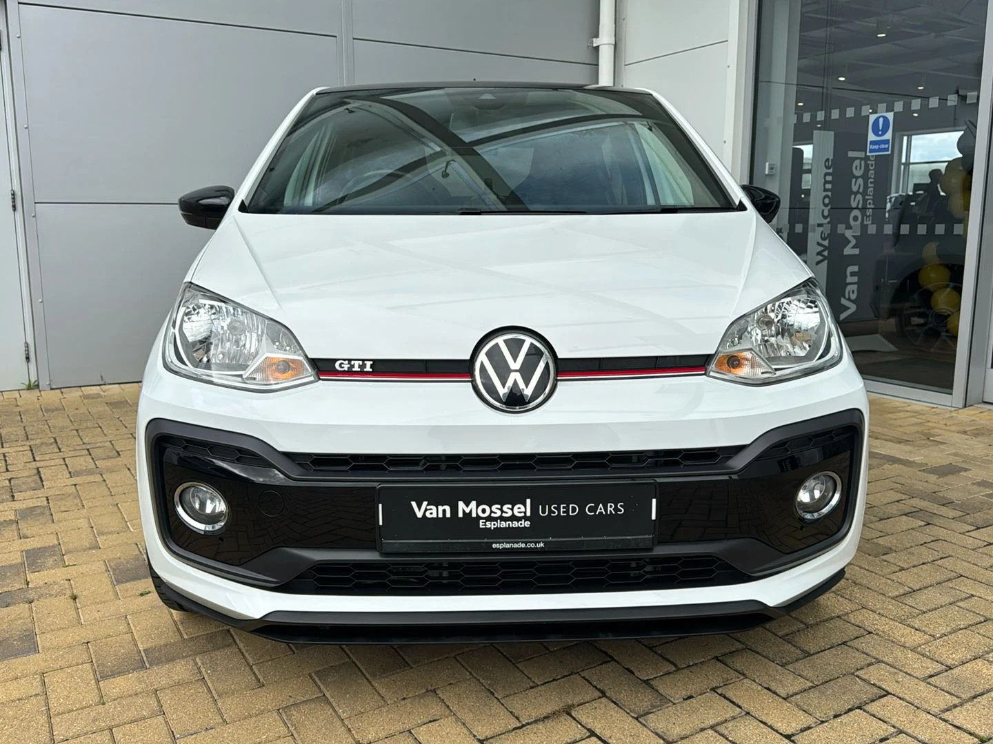 Volkswagen-up!-image-4