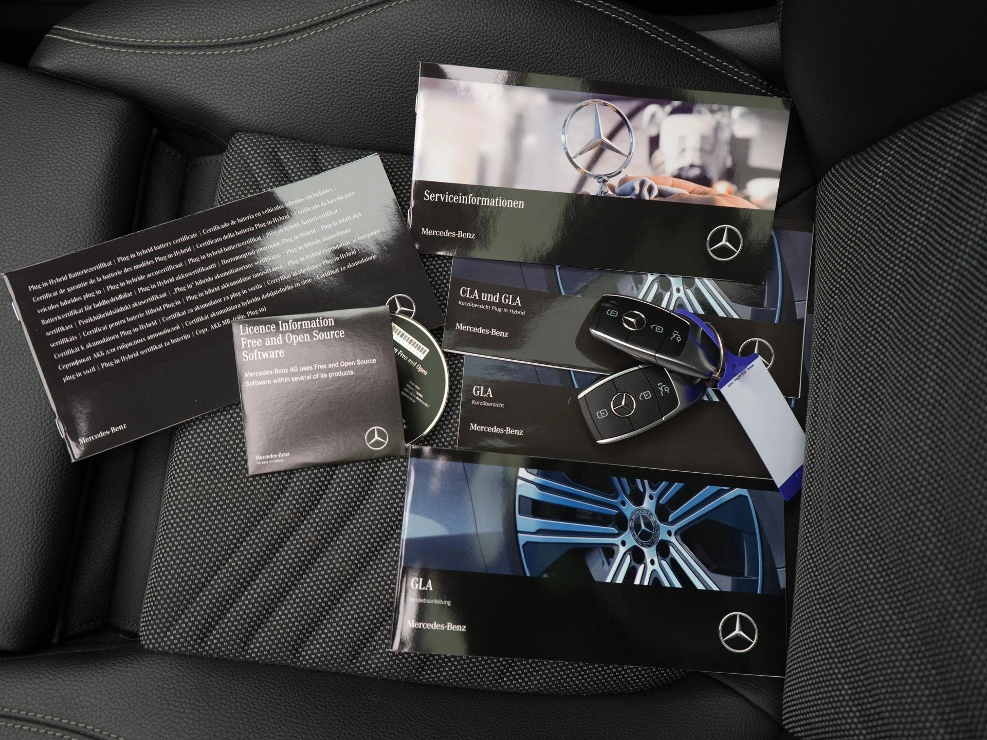 Mercedes-Benz-GLA-image-47