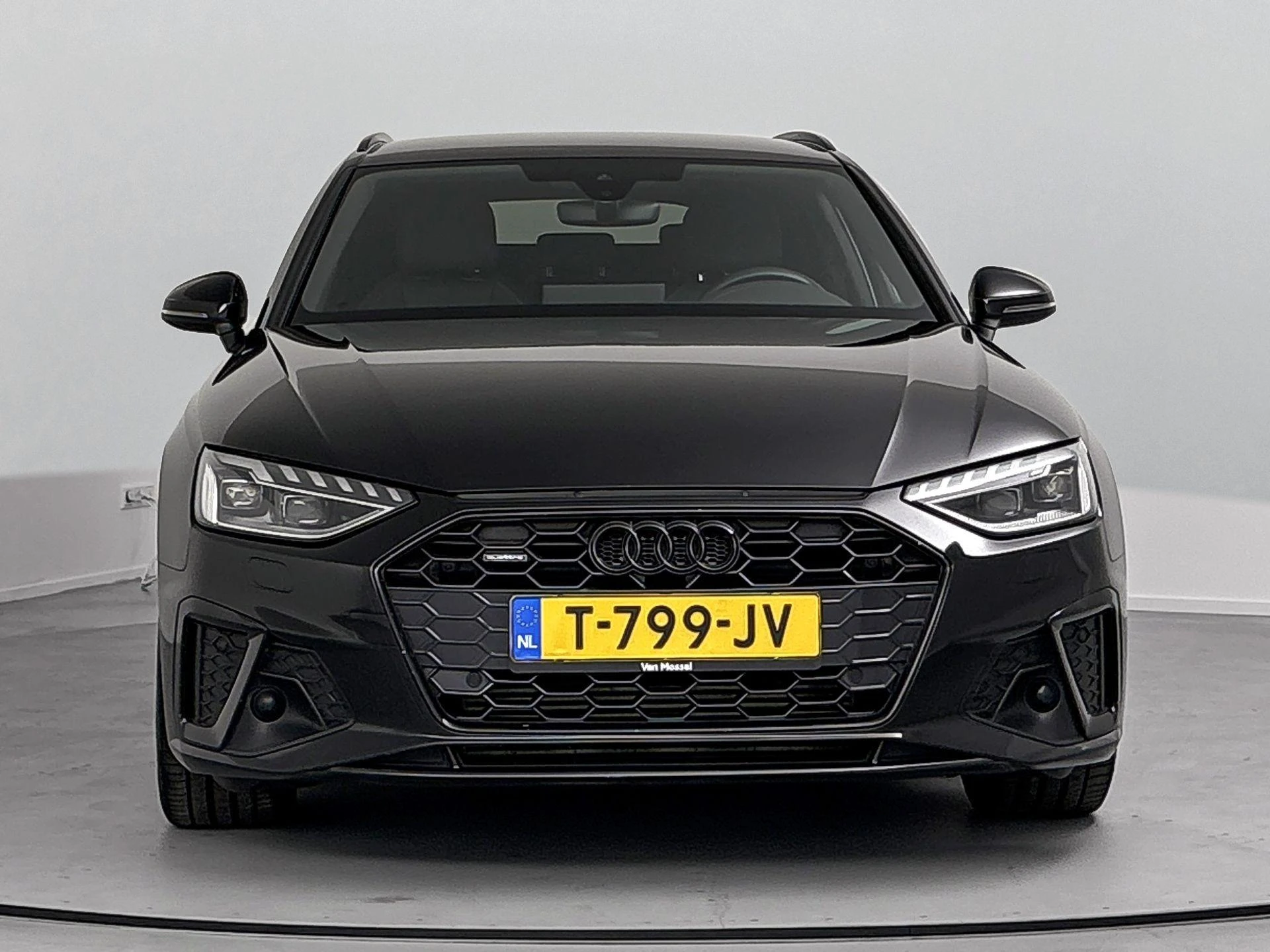 Audi-A4-image-4
