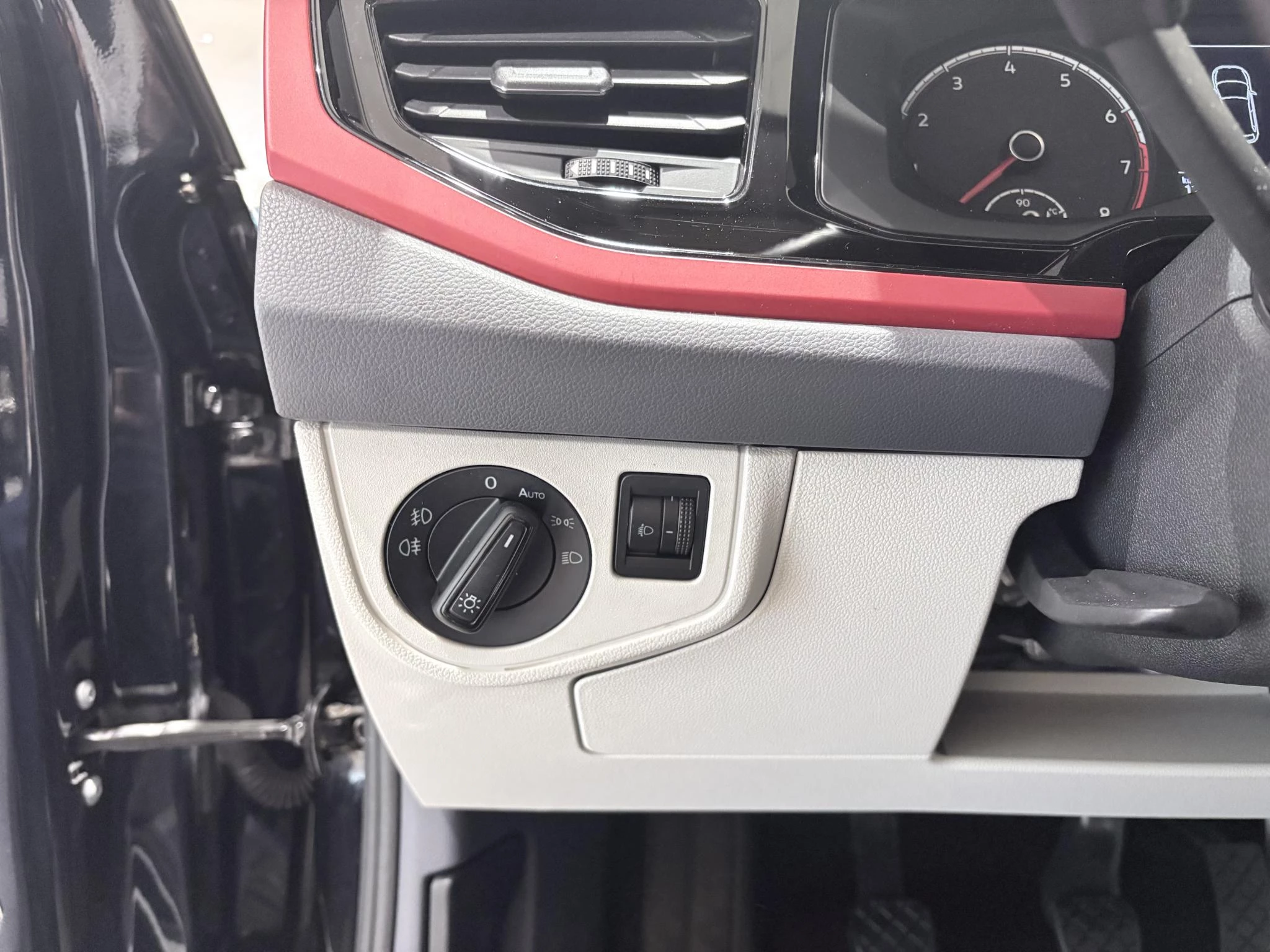 Volkswagen-Polo-image-15