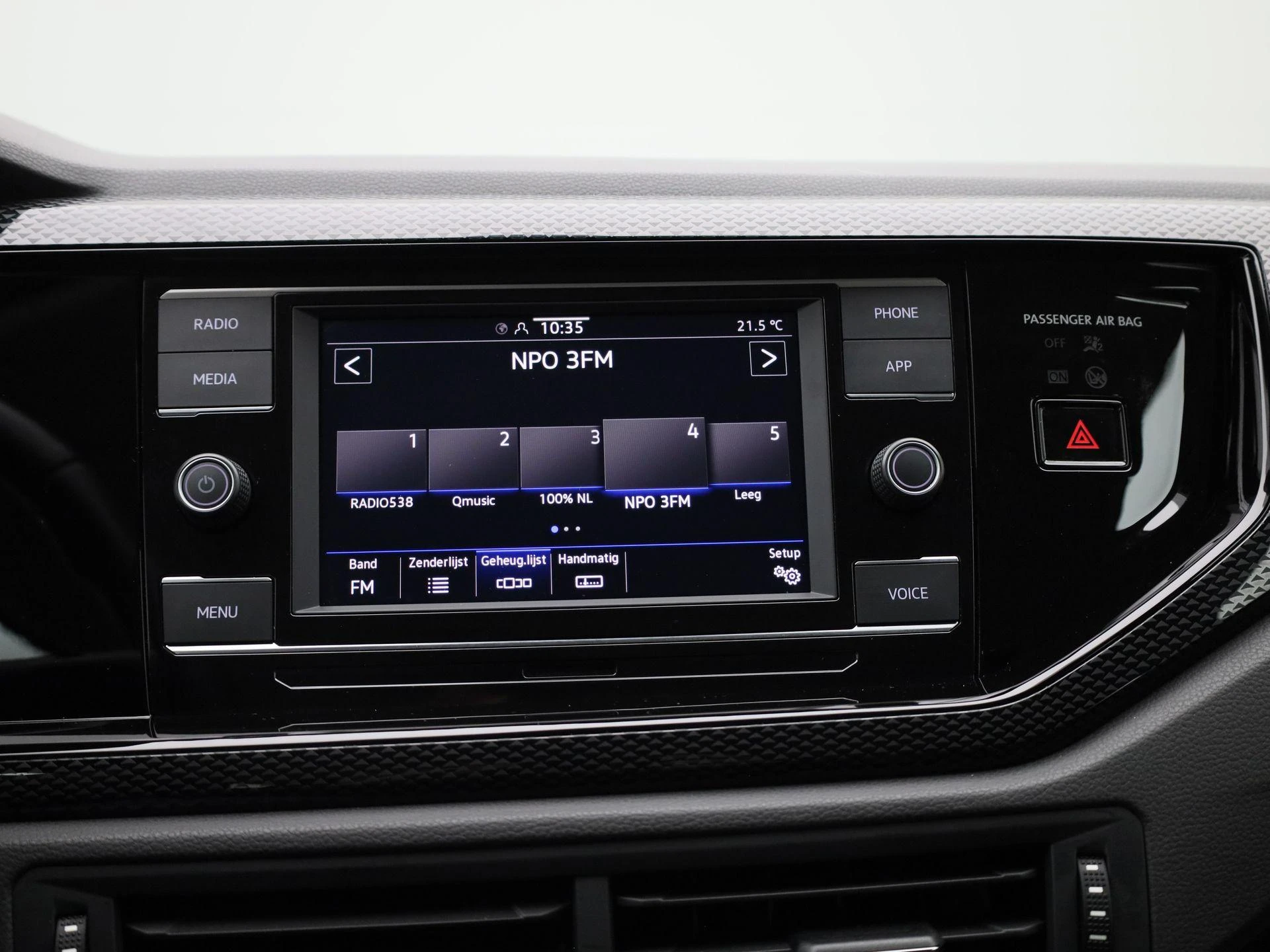 Volkswagen-Polo-image-15