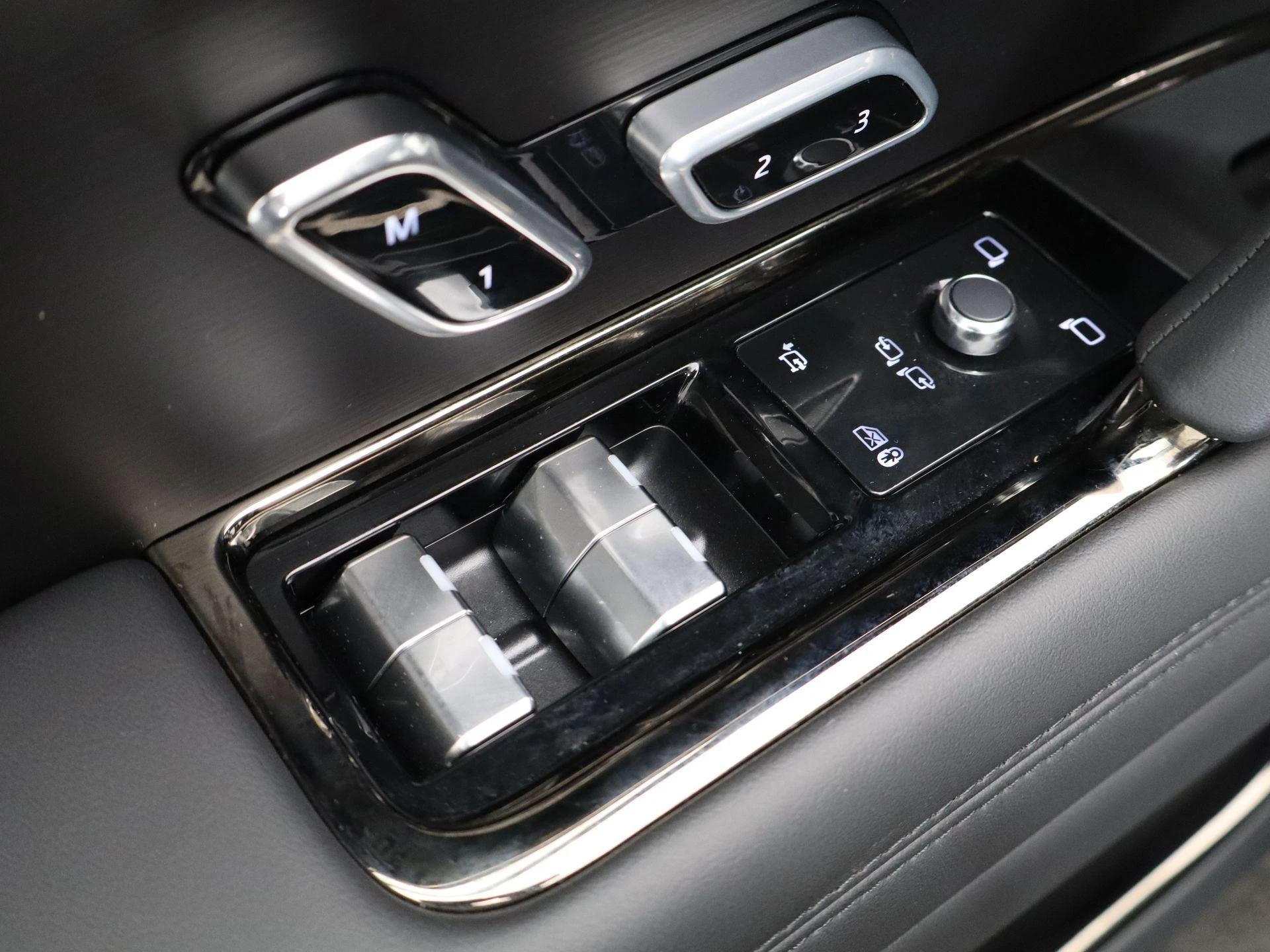 Land Rover-Range Rover Sport-image-25