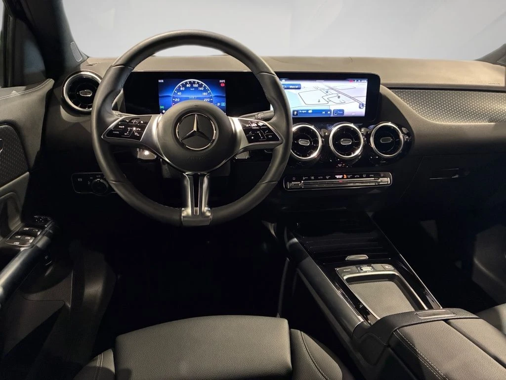 Mercedes-Benz-GLA 200 d-image-10