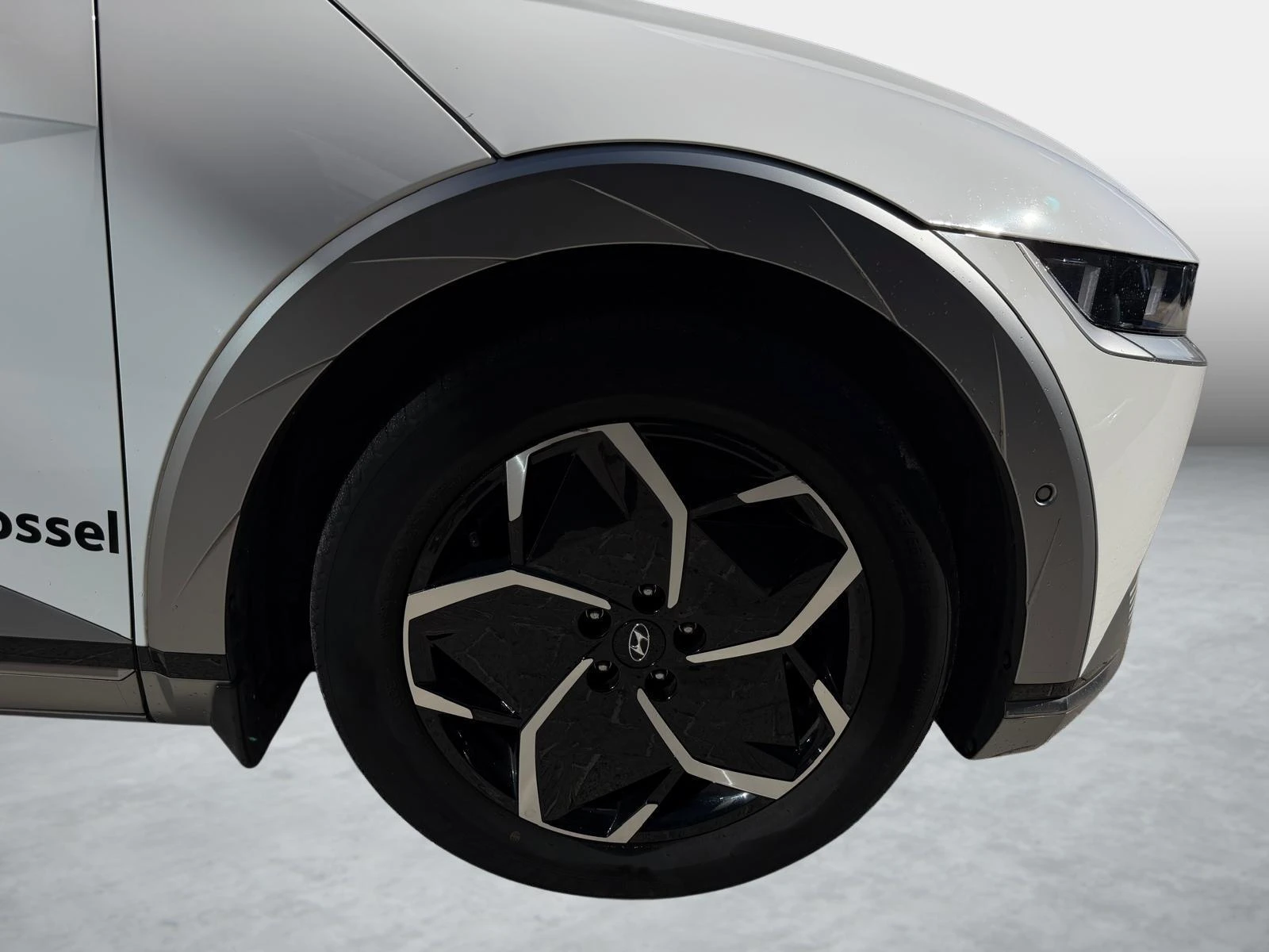 Hyundai-IONIQ 5-image-8