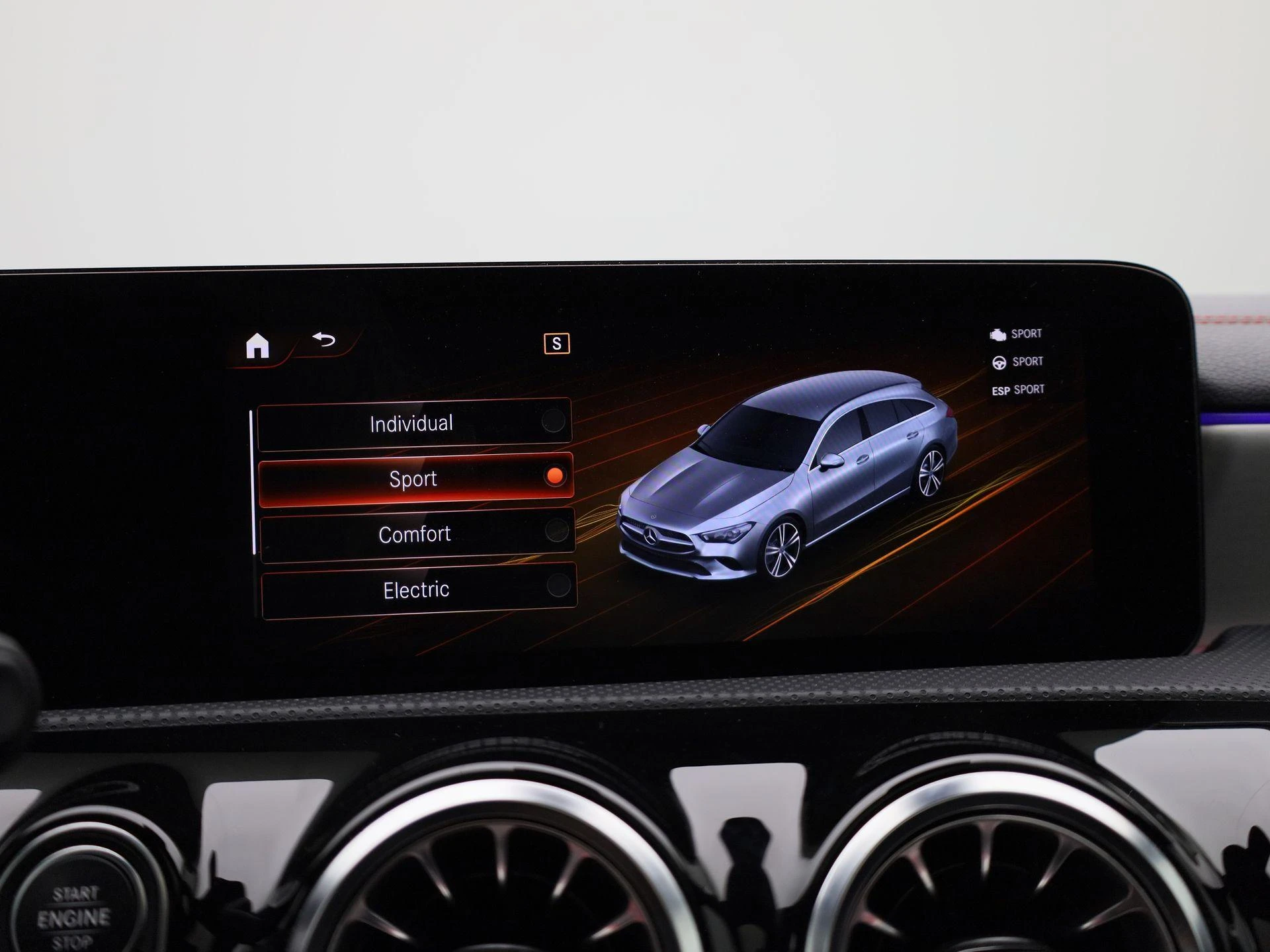 Mercedes-Benz-CLA-image-26