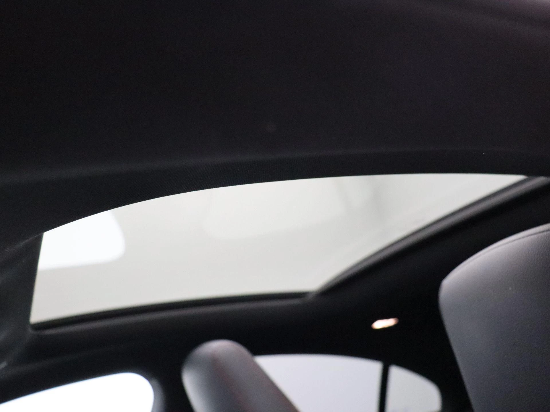Mercedes-Benz CLA 200 AMG Line + PANORAMISCH DAK + CAMERA + LED +
