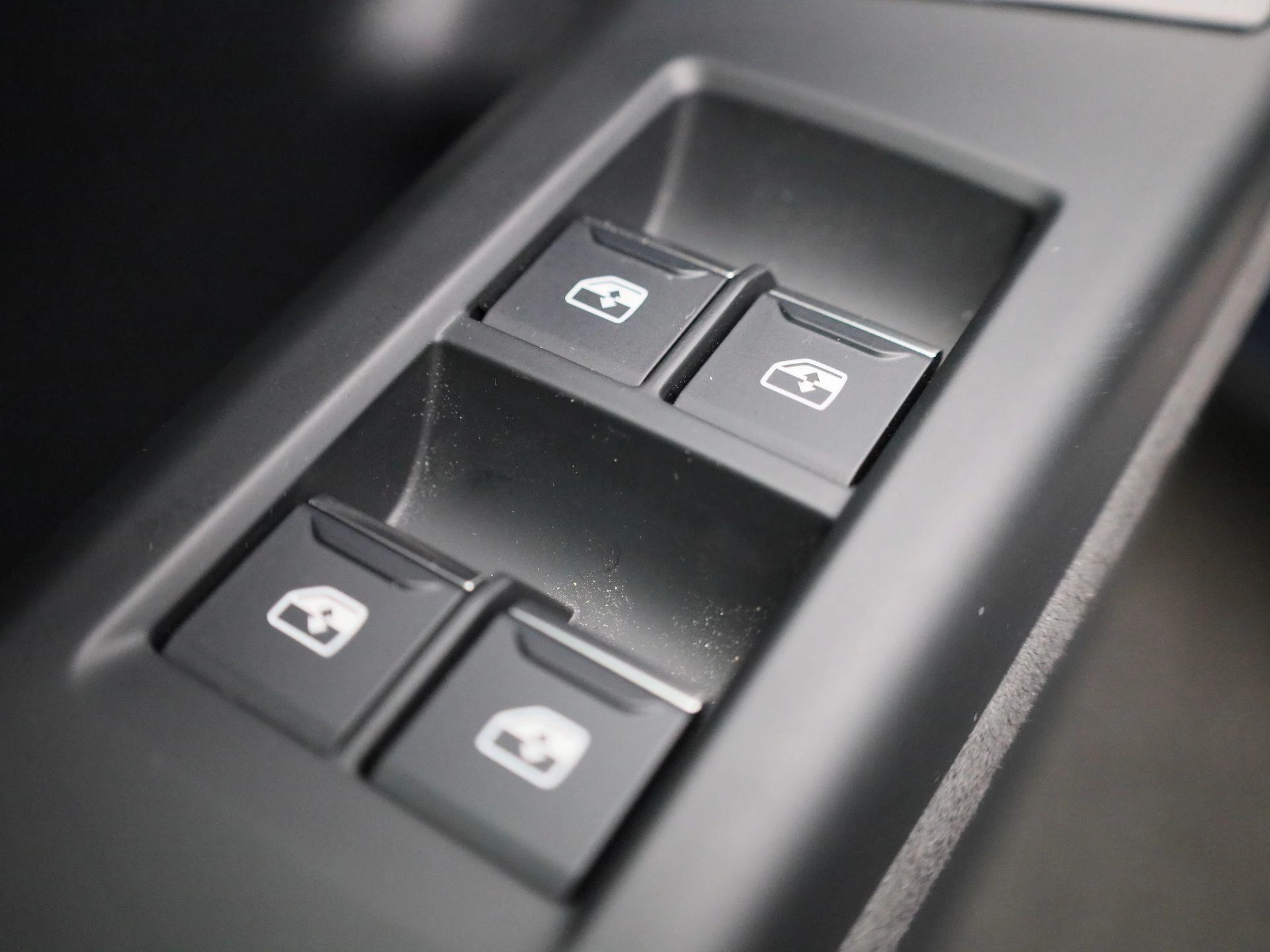 Audi-Q6 e-tron-image-37