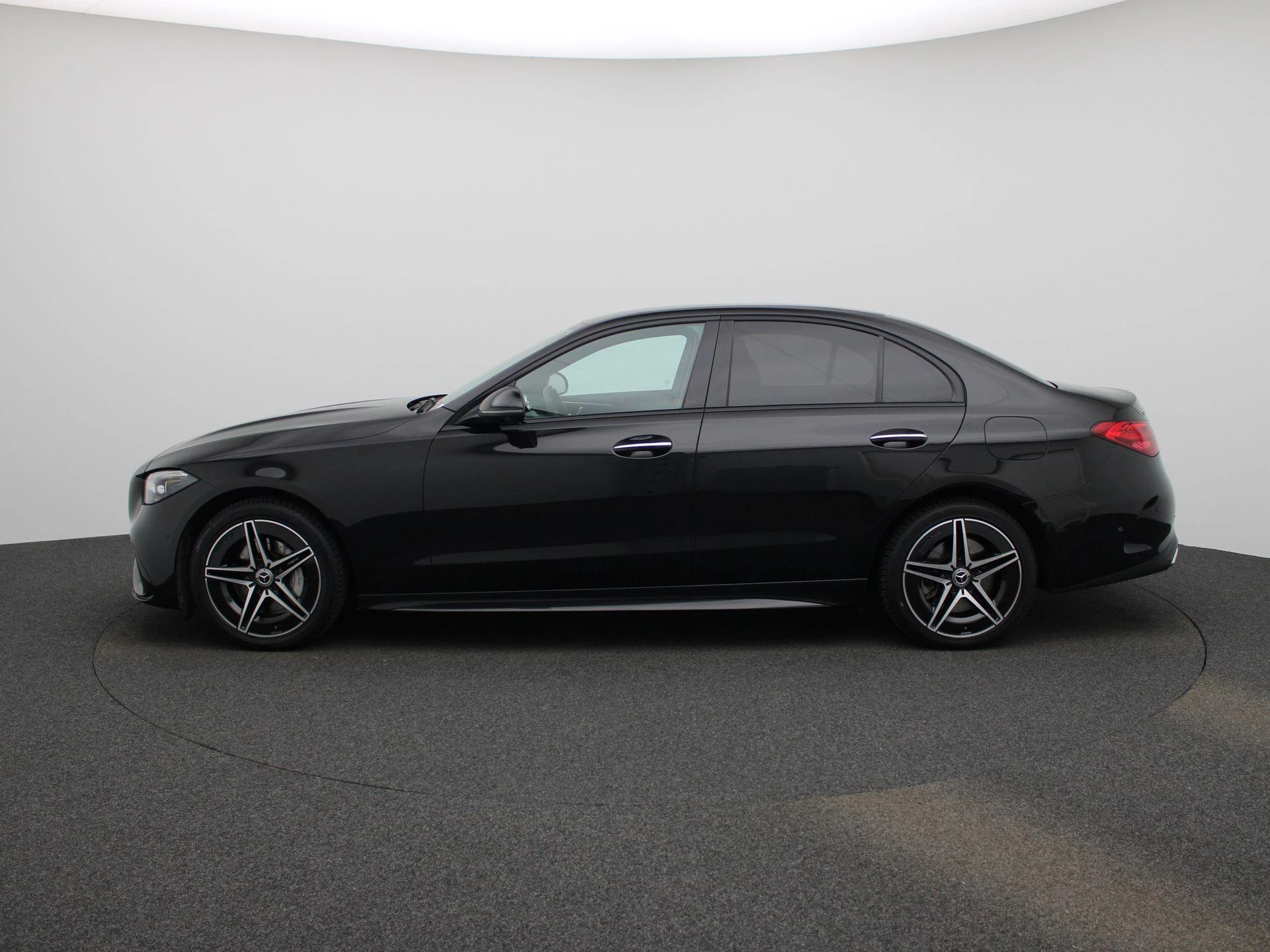 Mercedes-Benz-C-Klasse-image-3