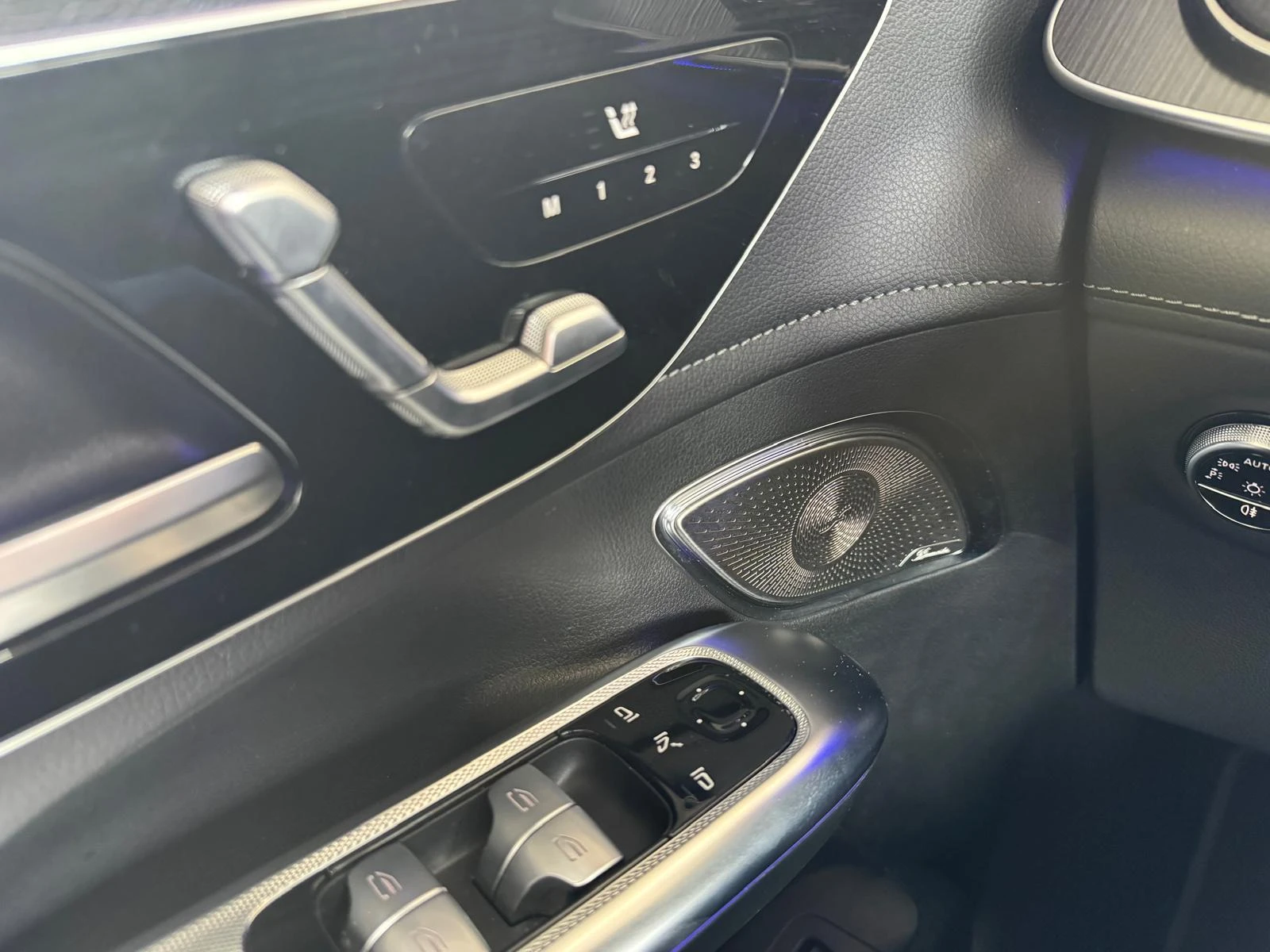 Mercedes-Benz-EQE-image-12