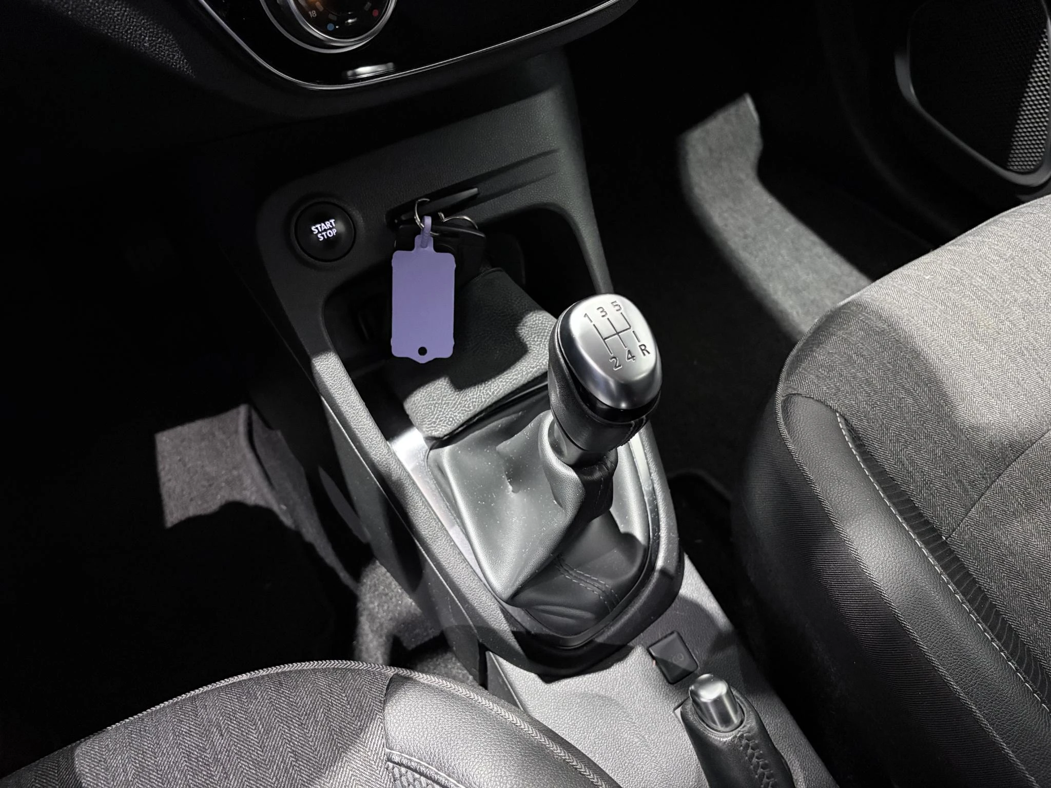 Renault-Captur-image-22