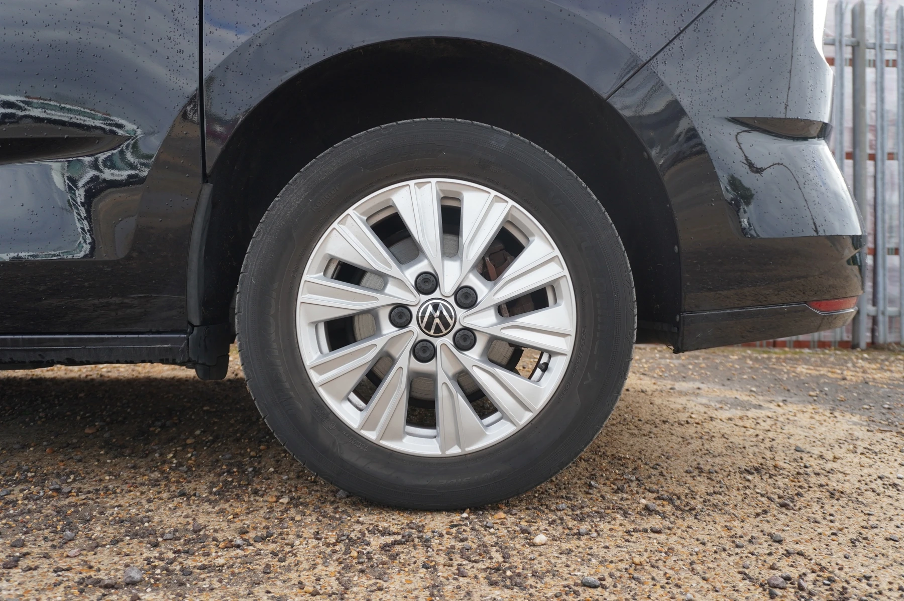Volkswagen-Multivan-image-42