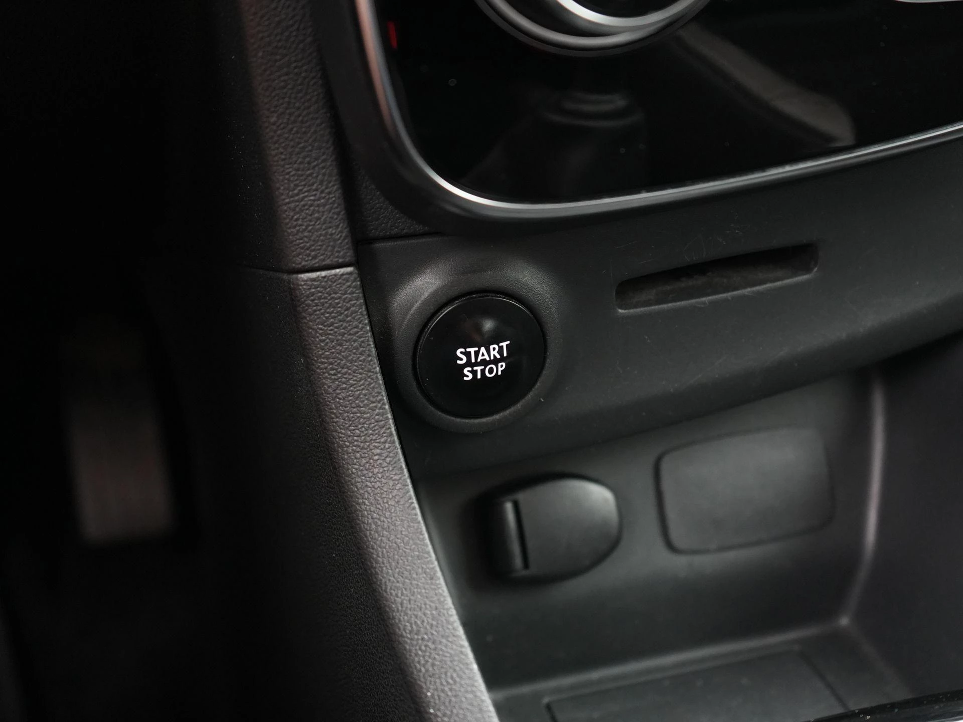 Renault-Clio-image-15