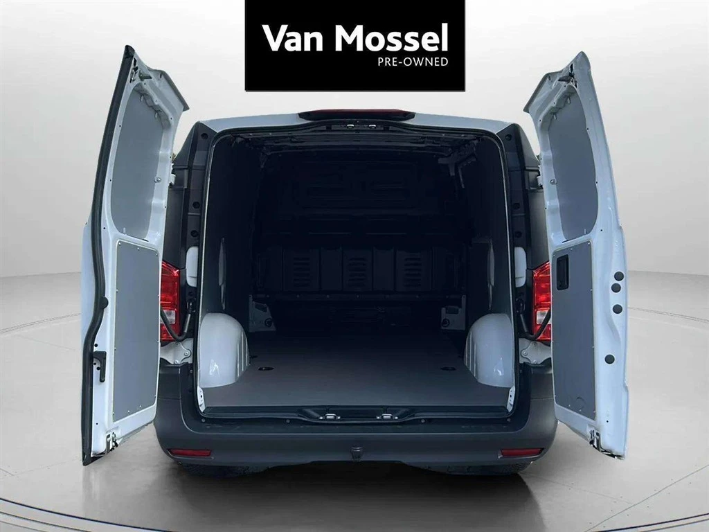 Mercedes-Benz-Vito-image-4