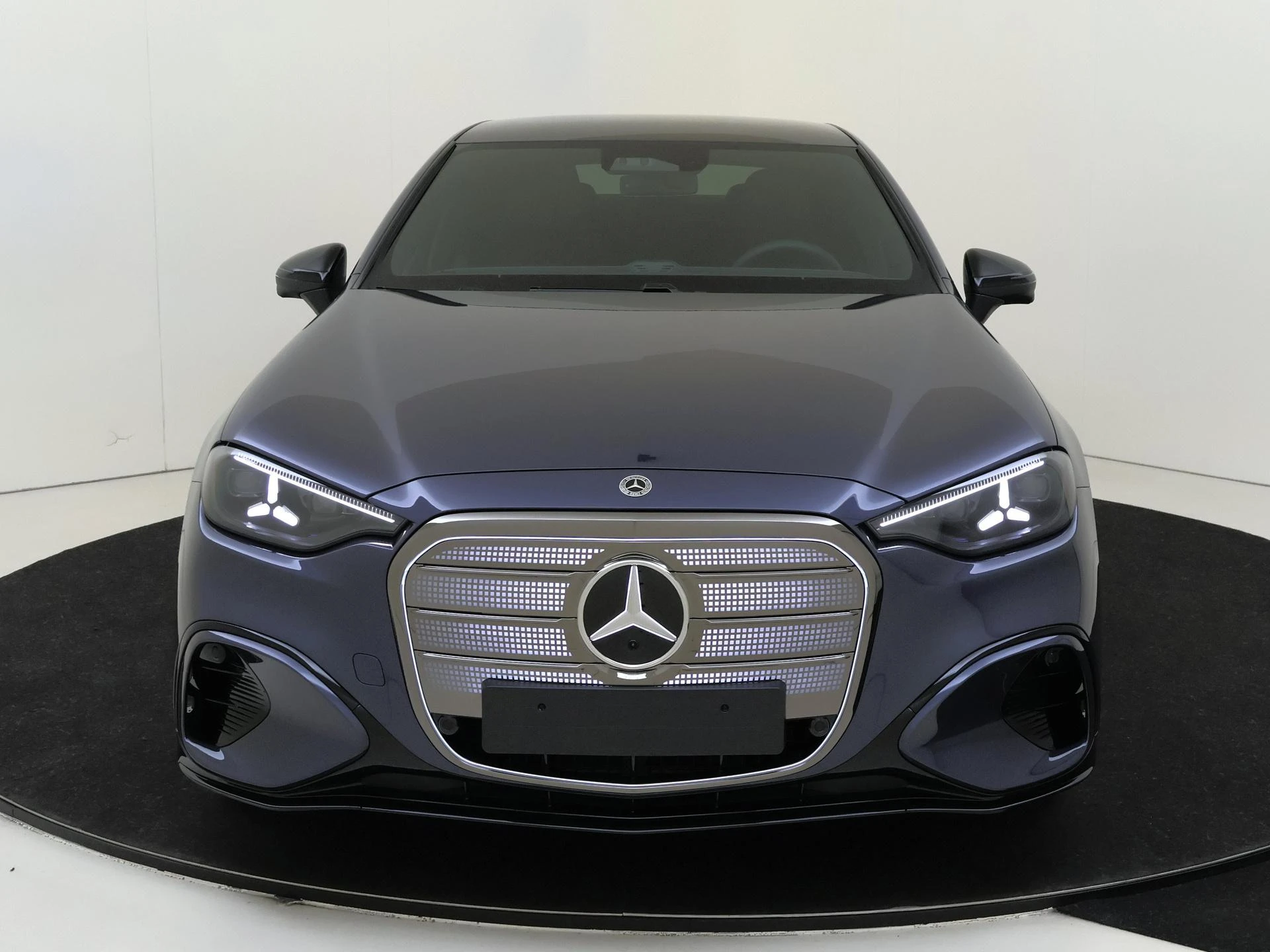 Mercedes-Benz-C-Klasse-image-5