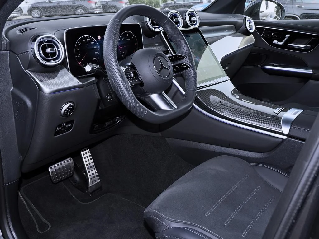 Mercedes-Benz-GLC 300 d-image-8