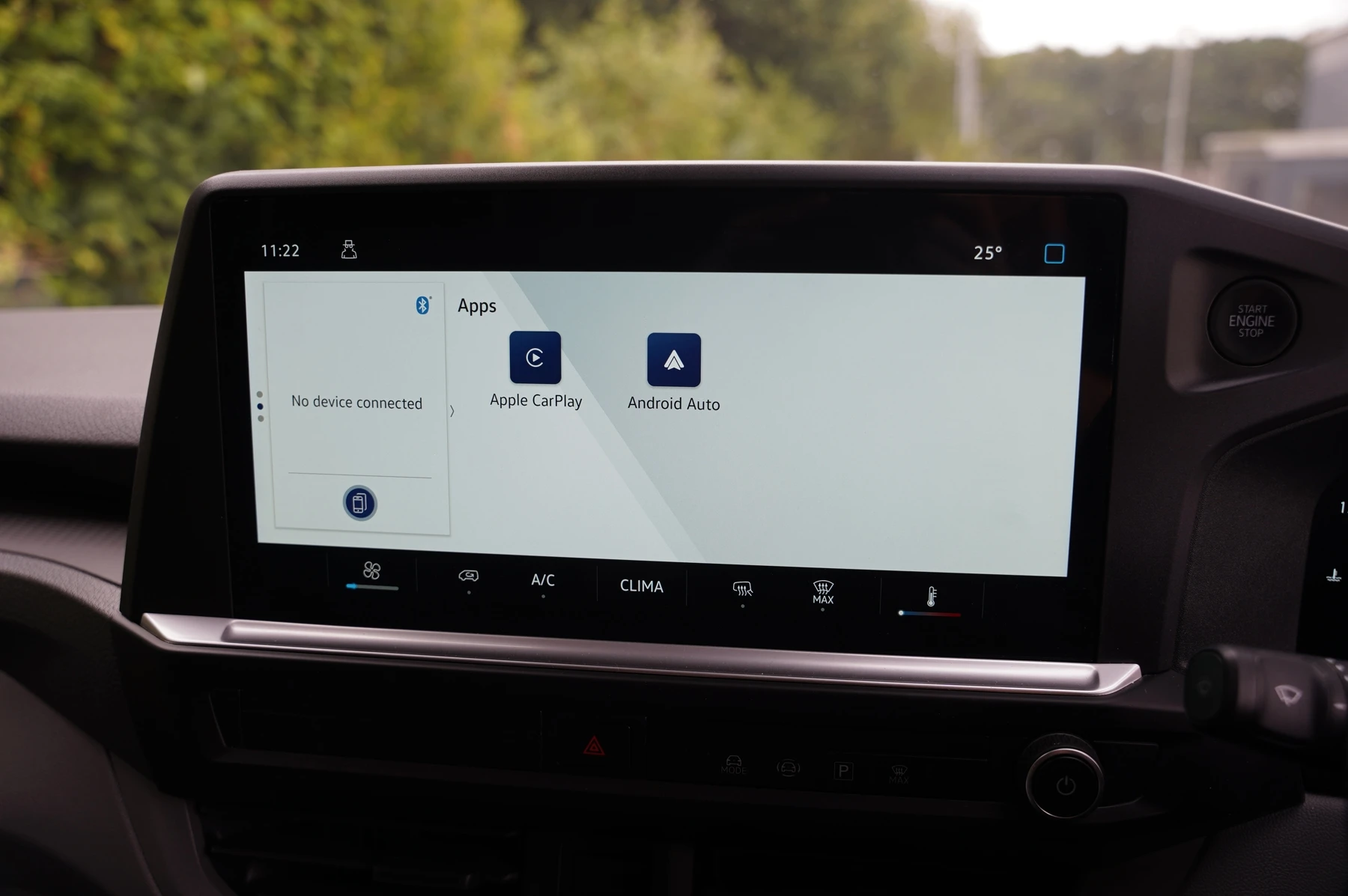Volkswagen-Transporter-image-22