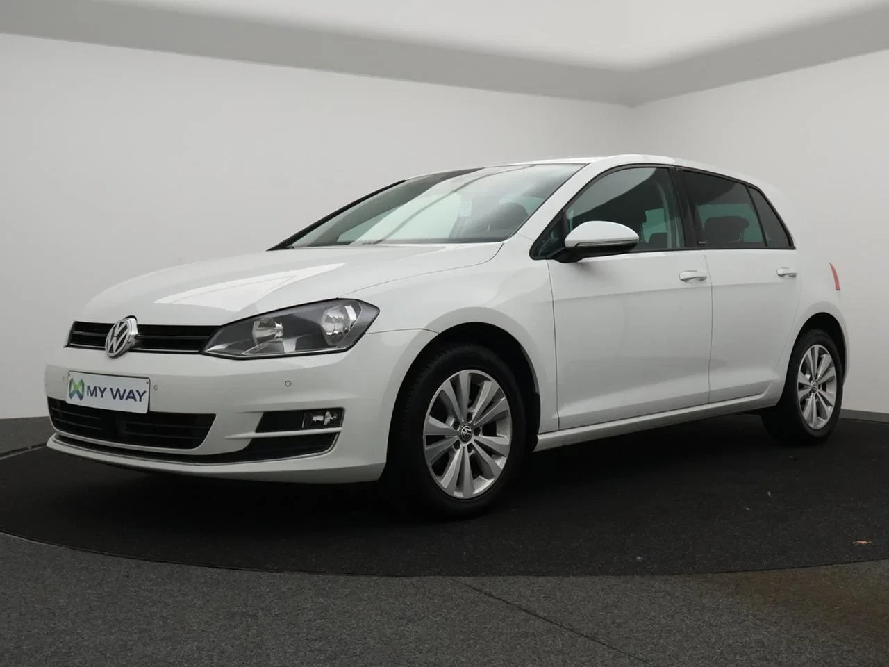 Volkswagen-Golf-image-0