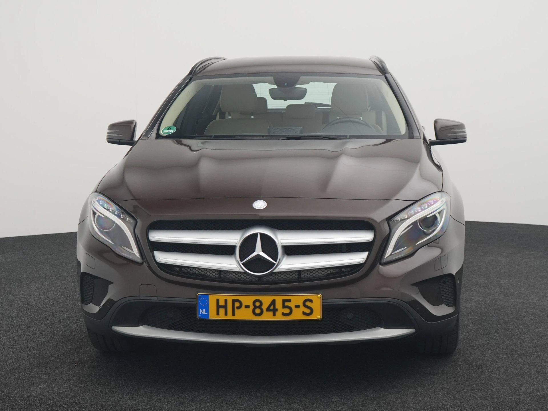 Mercedes-Benz-GLA-image-2