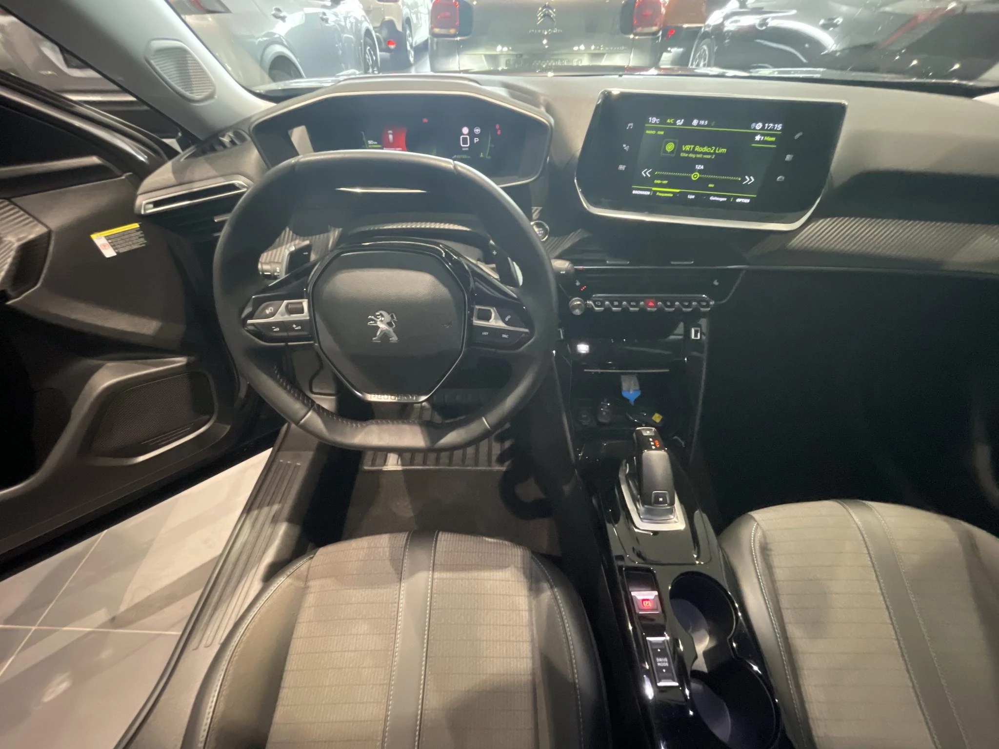Peugeot 2008 1.2 Puretech 96kW S&S EAT8 Allure