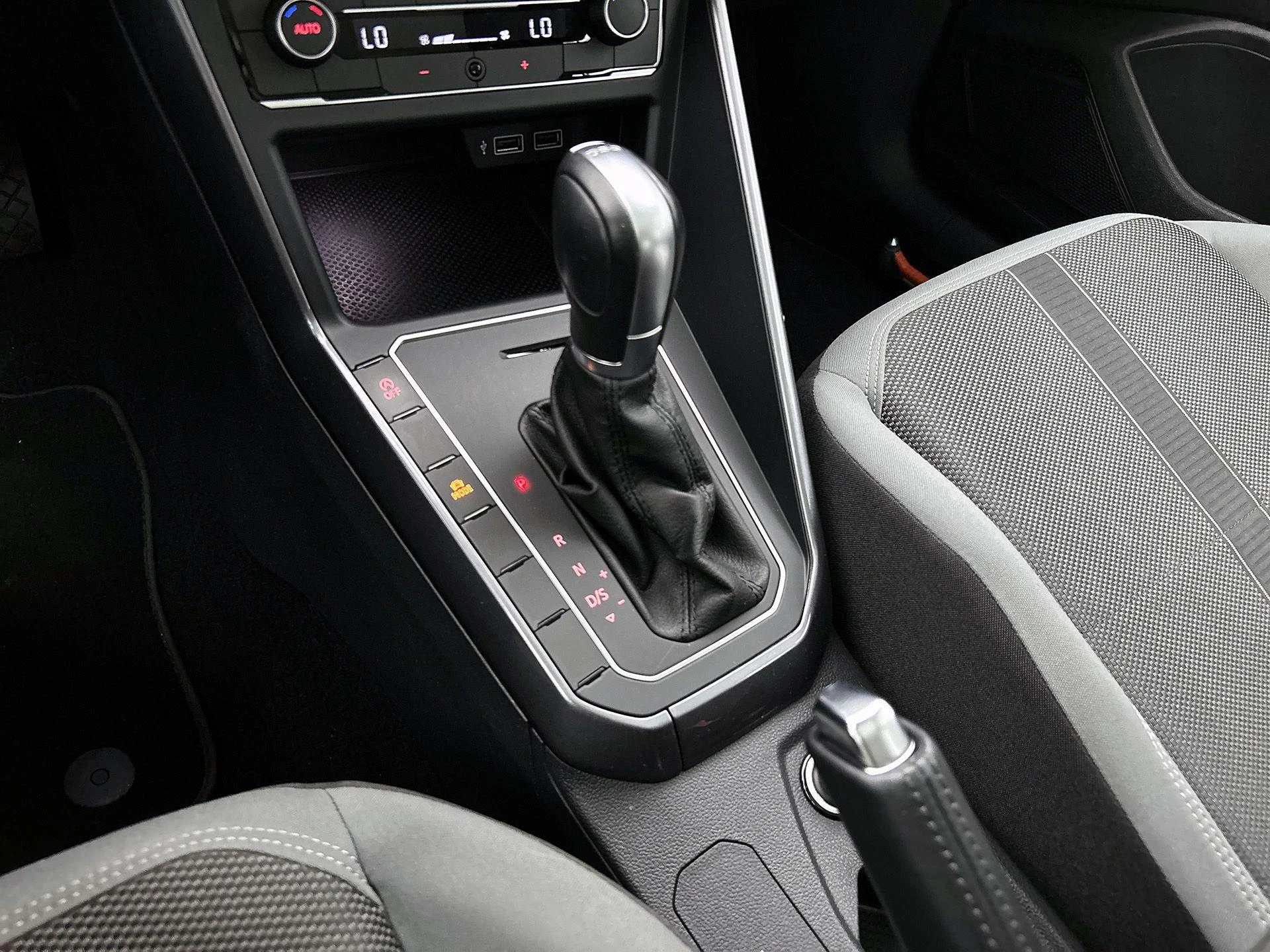 Volkswagen-Polo-image-8