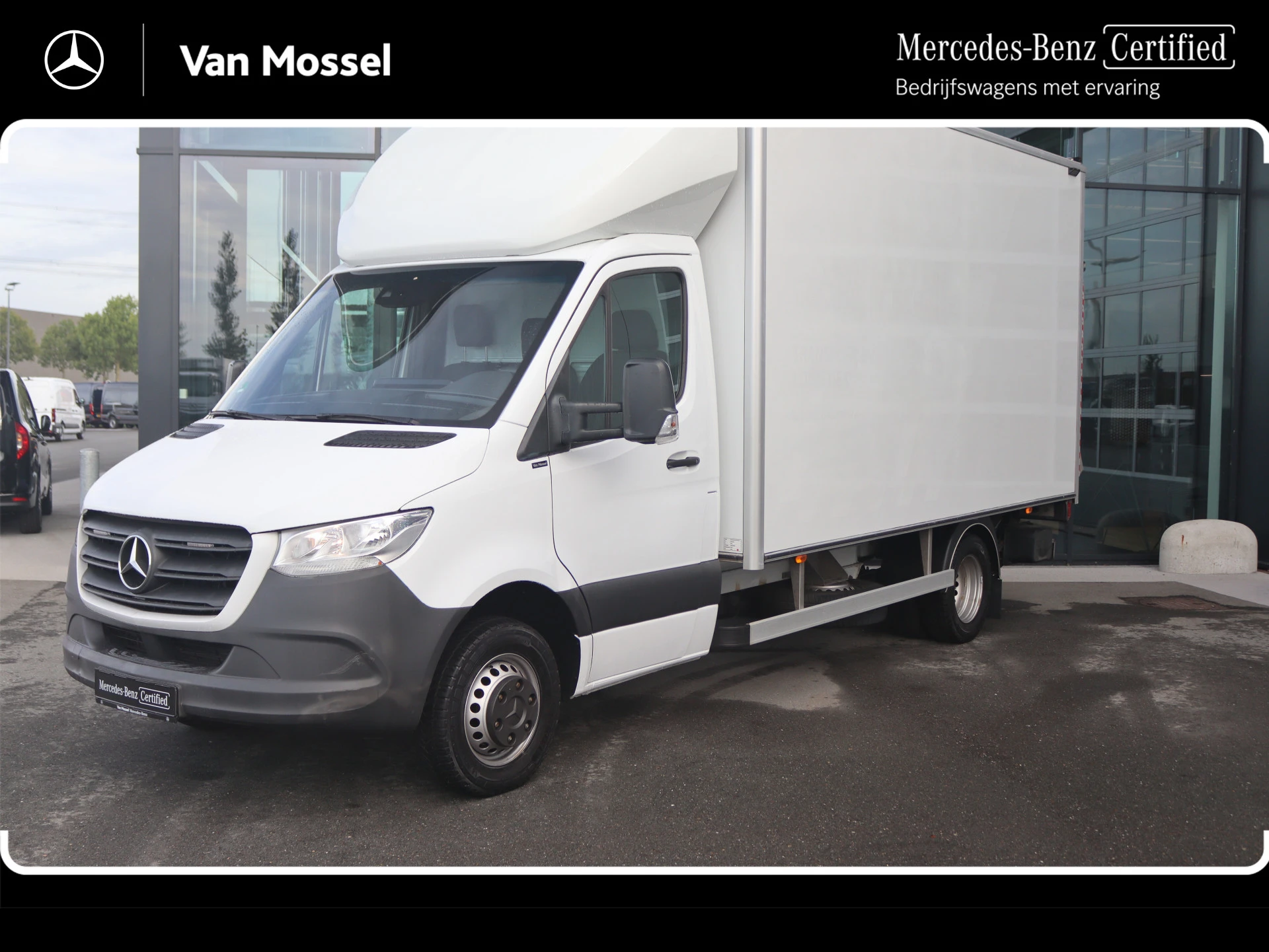 Mercedes-Benz-Sprinter-image-0