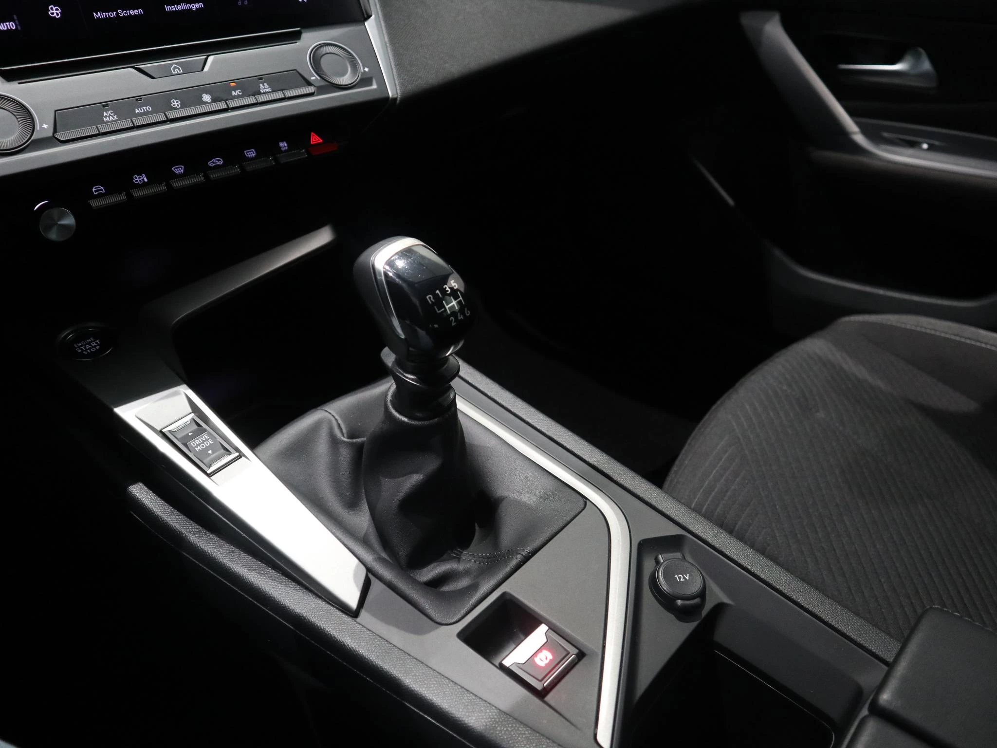 Peugeot-308-image-18