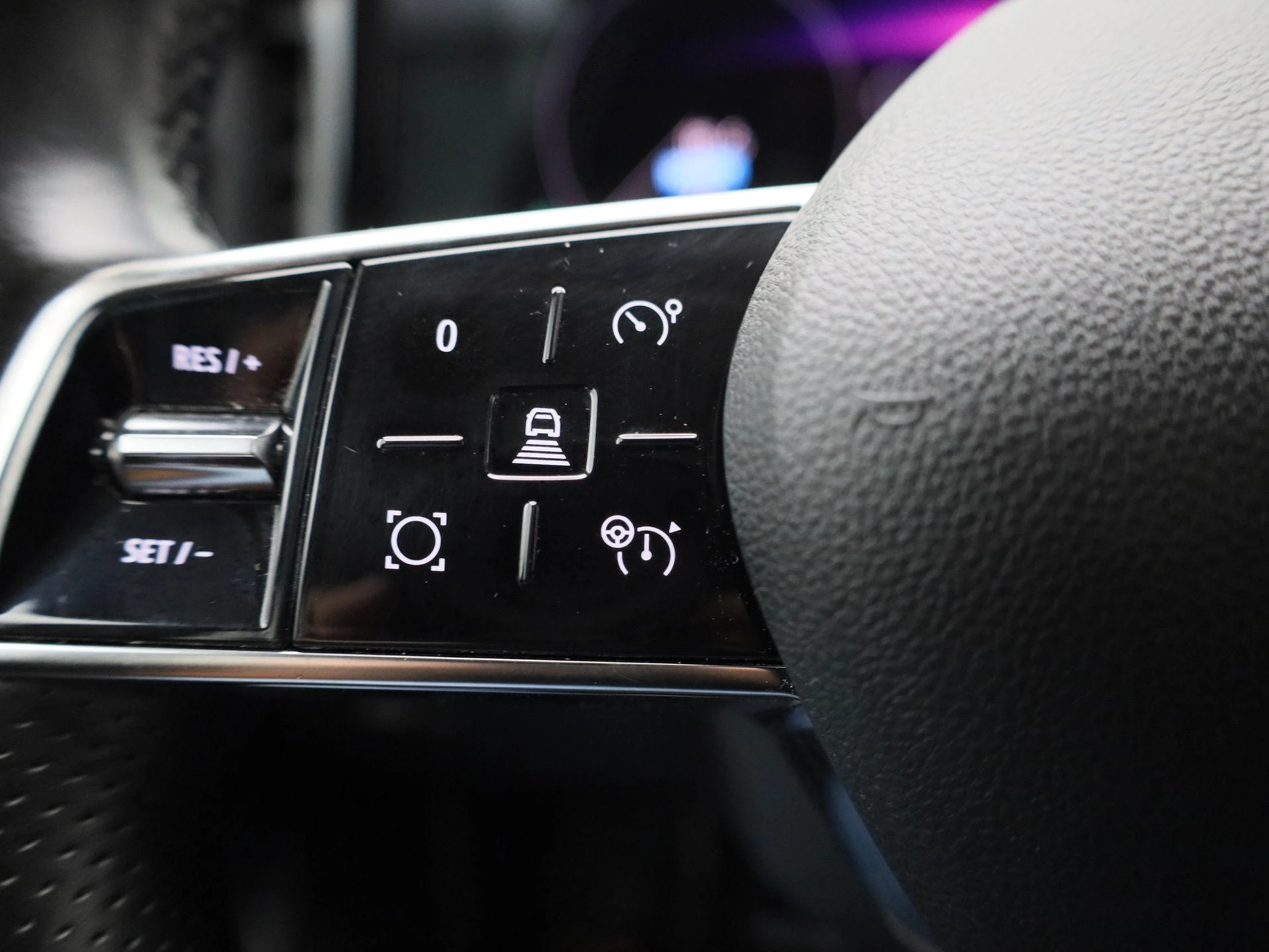 Renault-Megane E-Tech-image-18