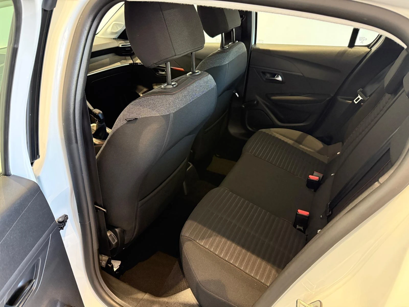 Peugeot-208-image-10