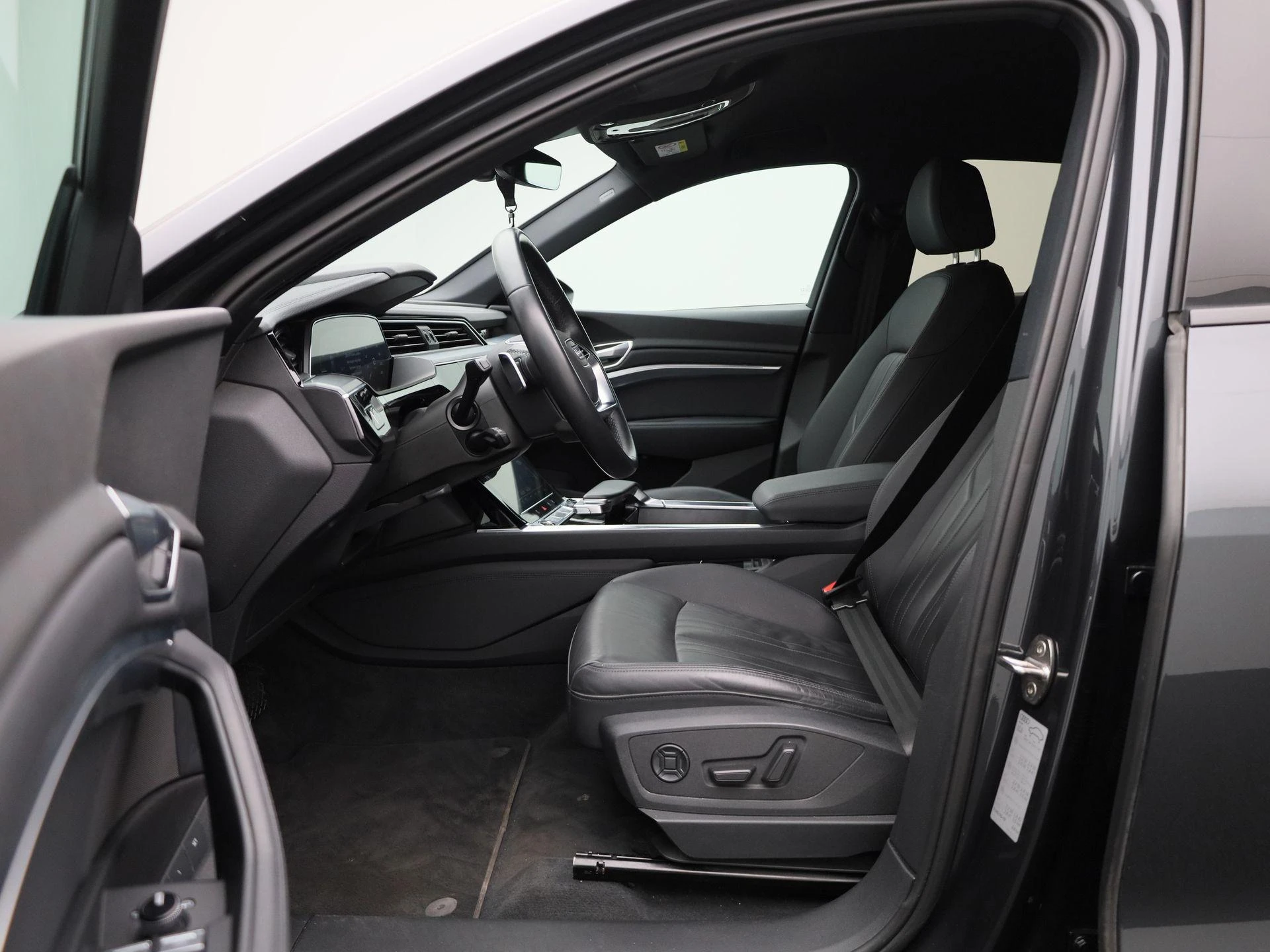 Audi-e-tron-image-10