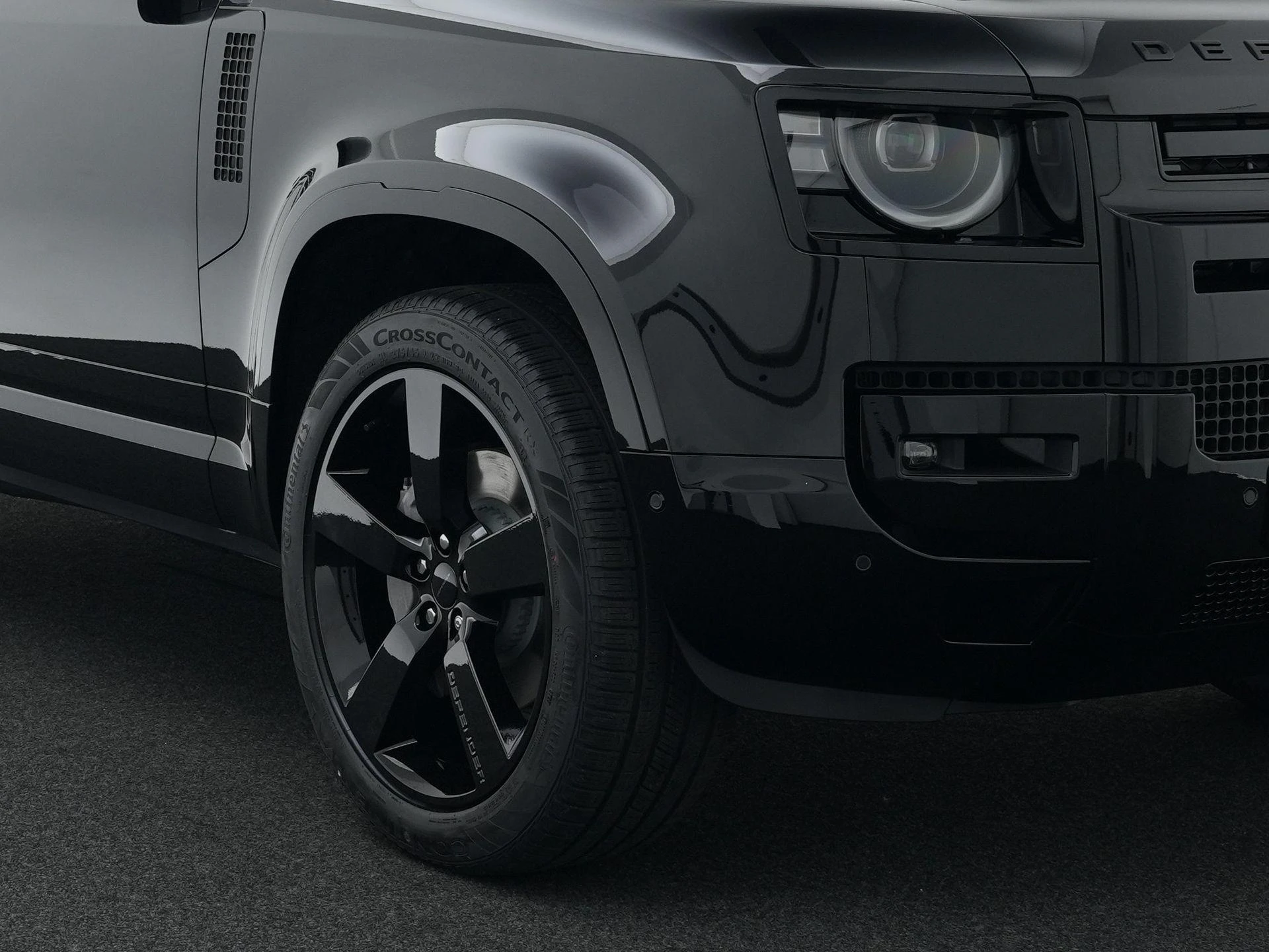 Land Rover-Defender-image-9