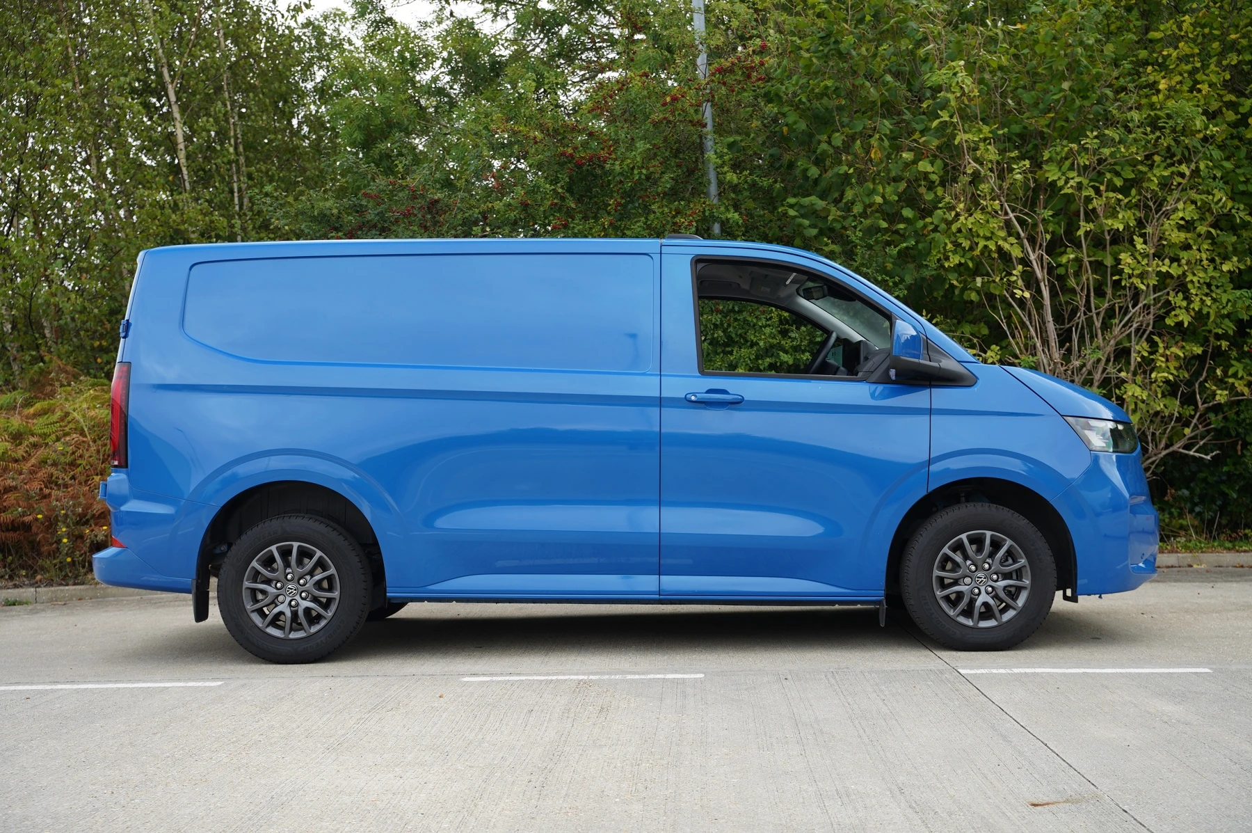 Volkswagen-Transporter-image-3