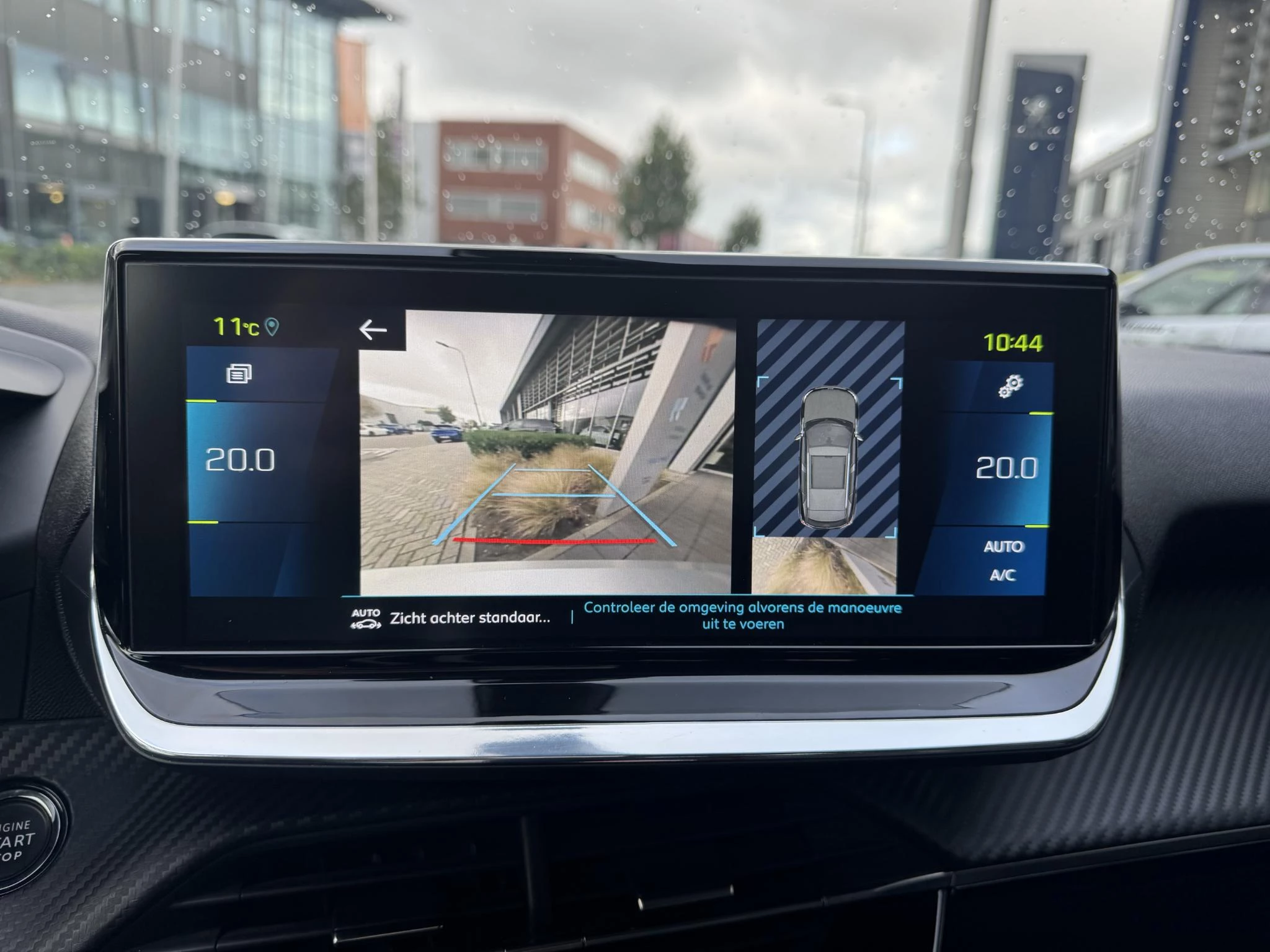 Peugeot-e-2008-image-24