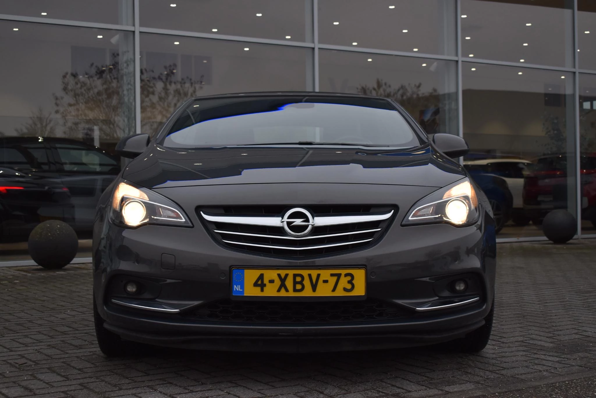Opel-Cascada-image-1
