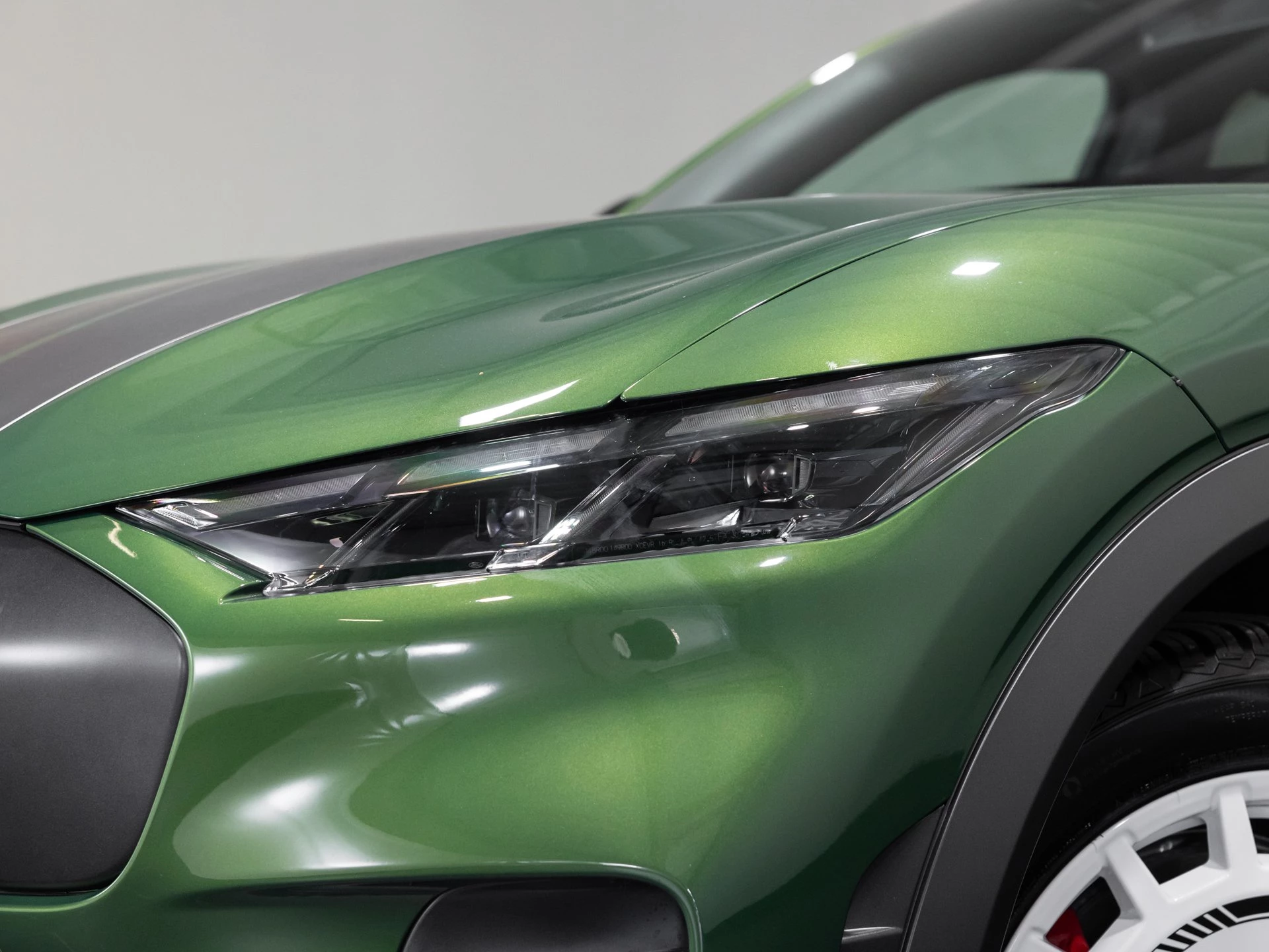 Ford-Mustang Mach-E-image-9