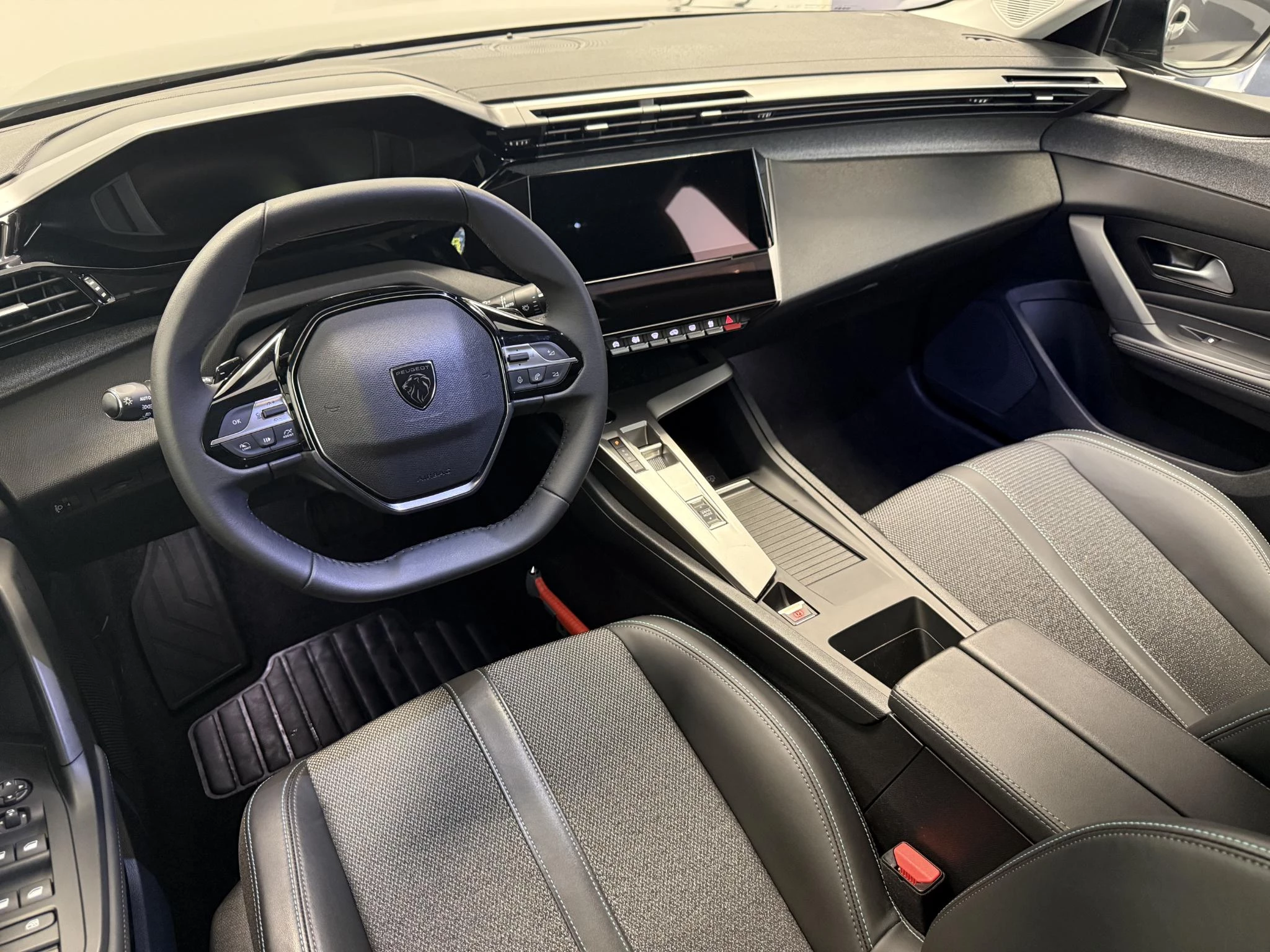 Peugeot-408-image-8
