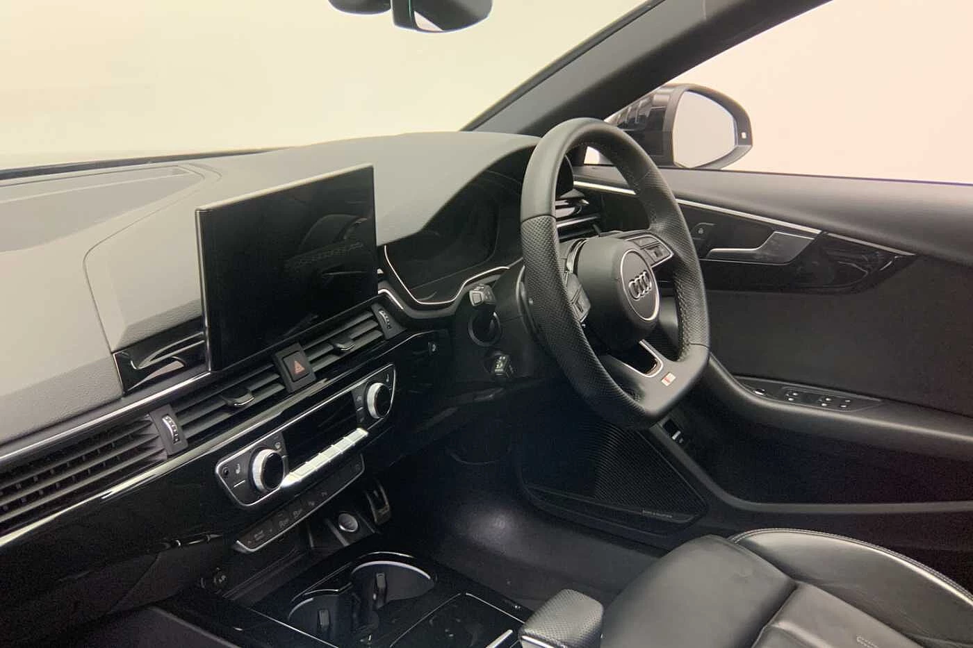 Audi-A4-image-1