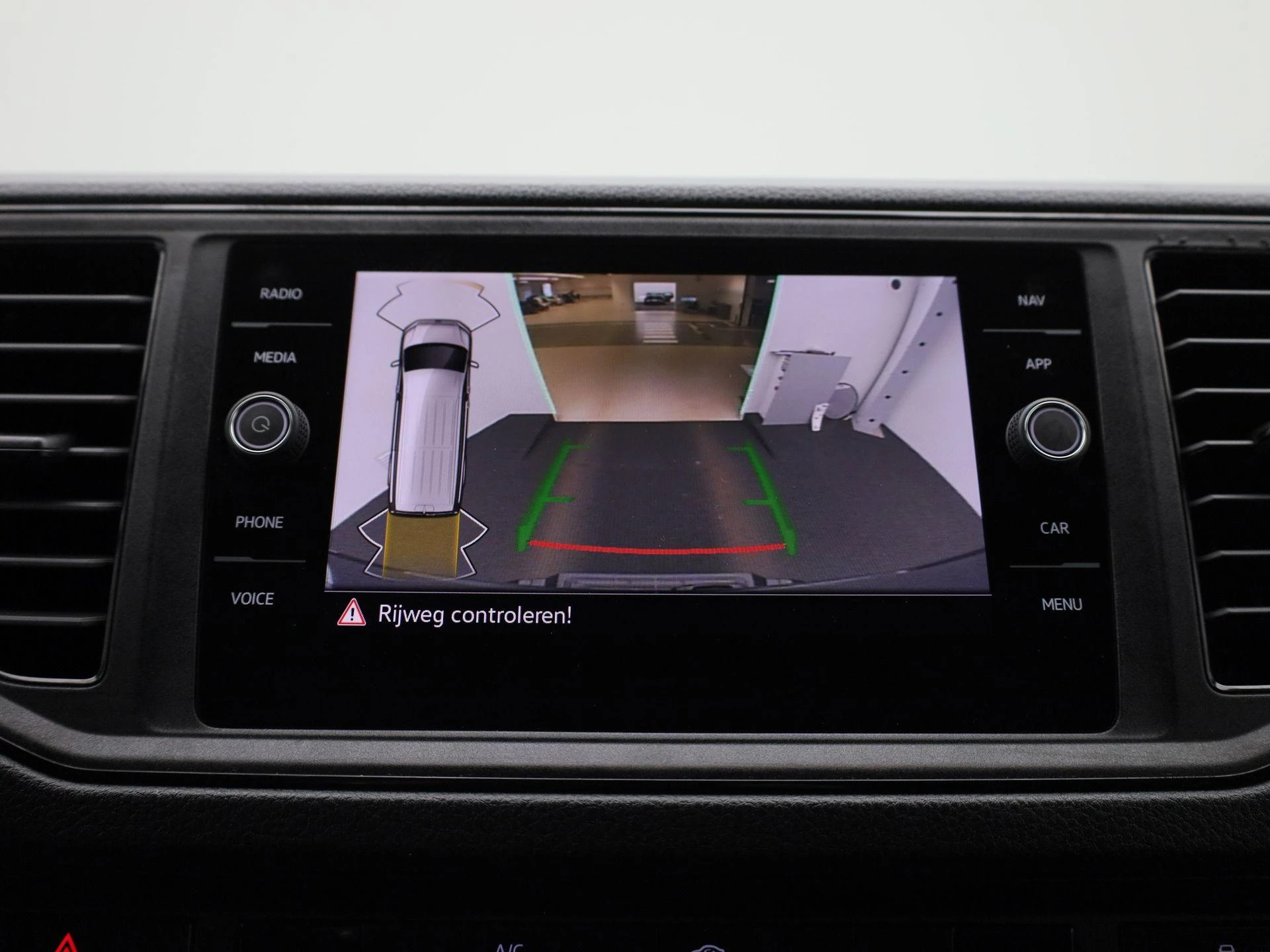 Volkswagen-Crafter-image-32