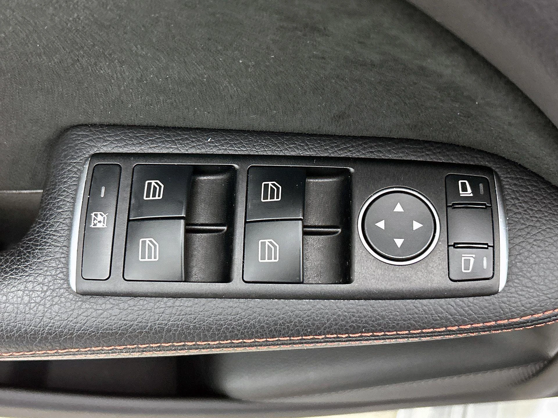 Mercedes-Benz-B-Klasse-image-37