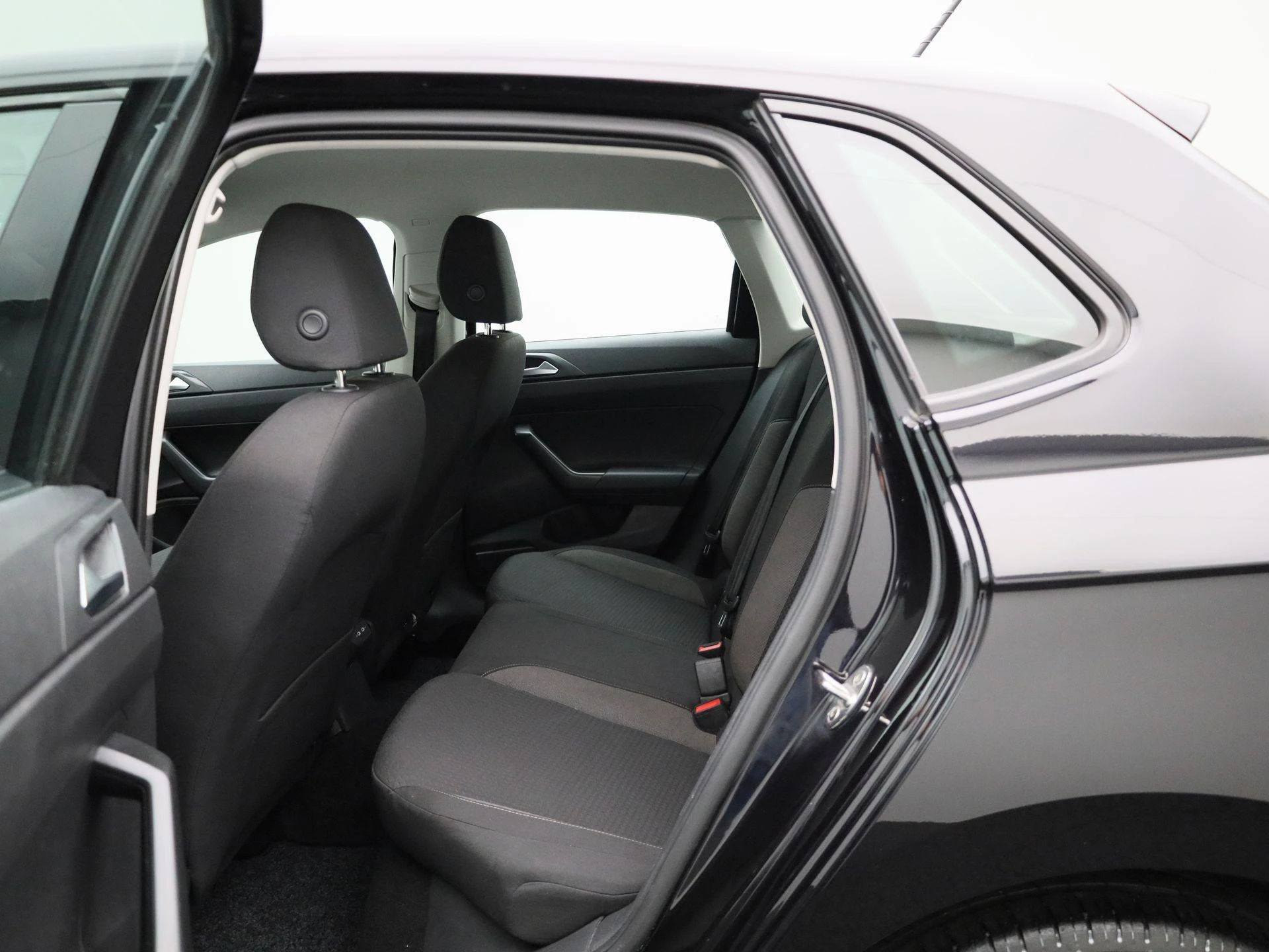 Volkswagen-Polo-image-10