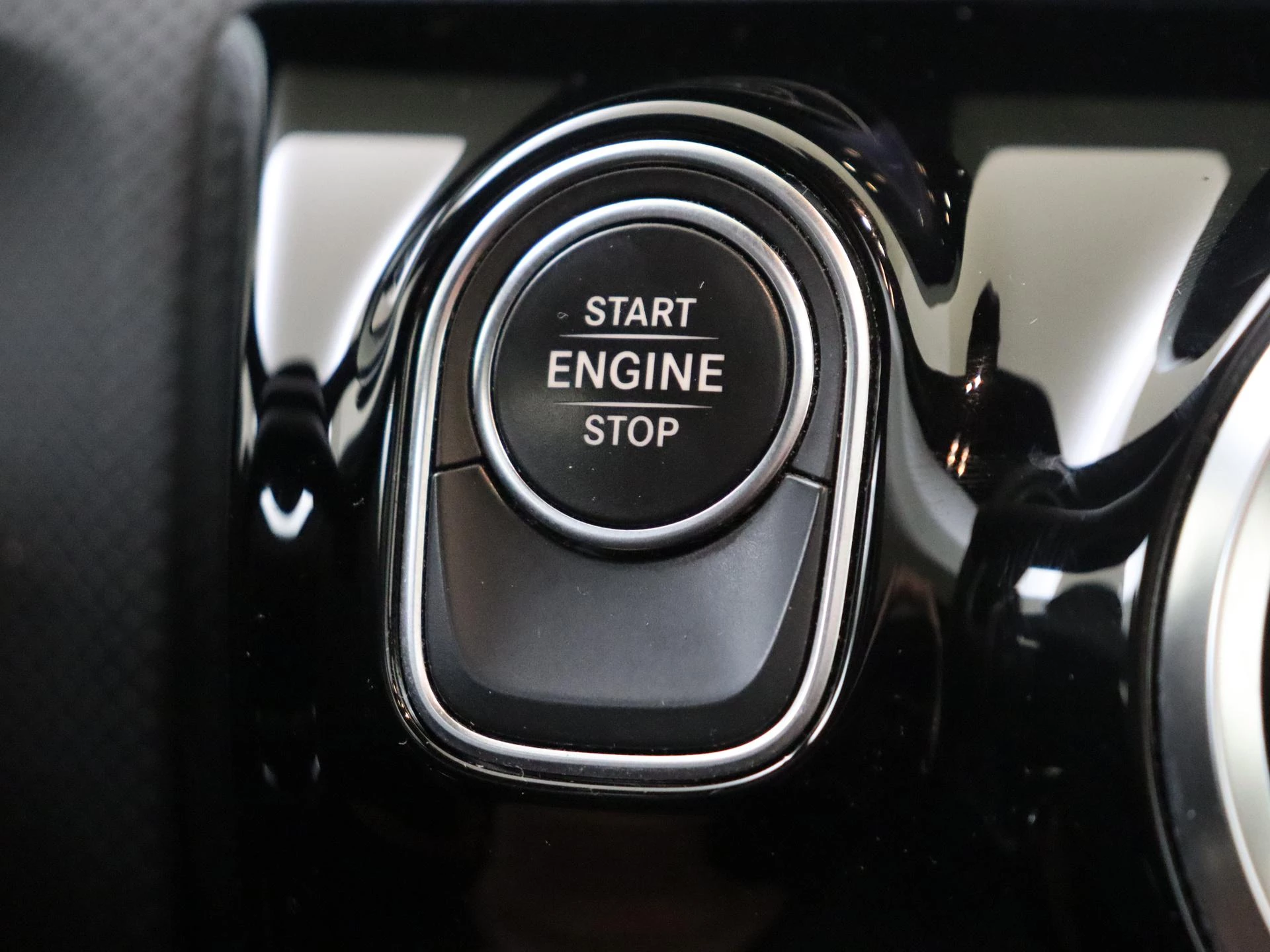 Mercedes-Benz-CLA-image-21