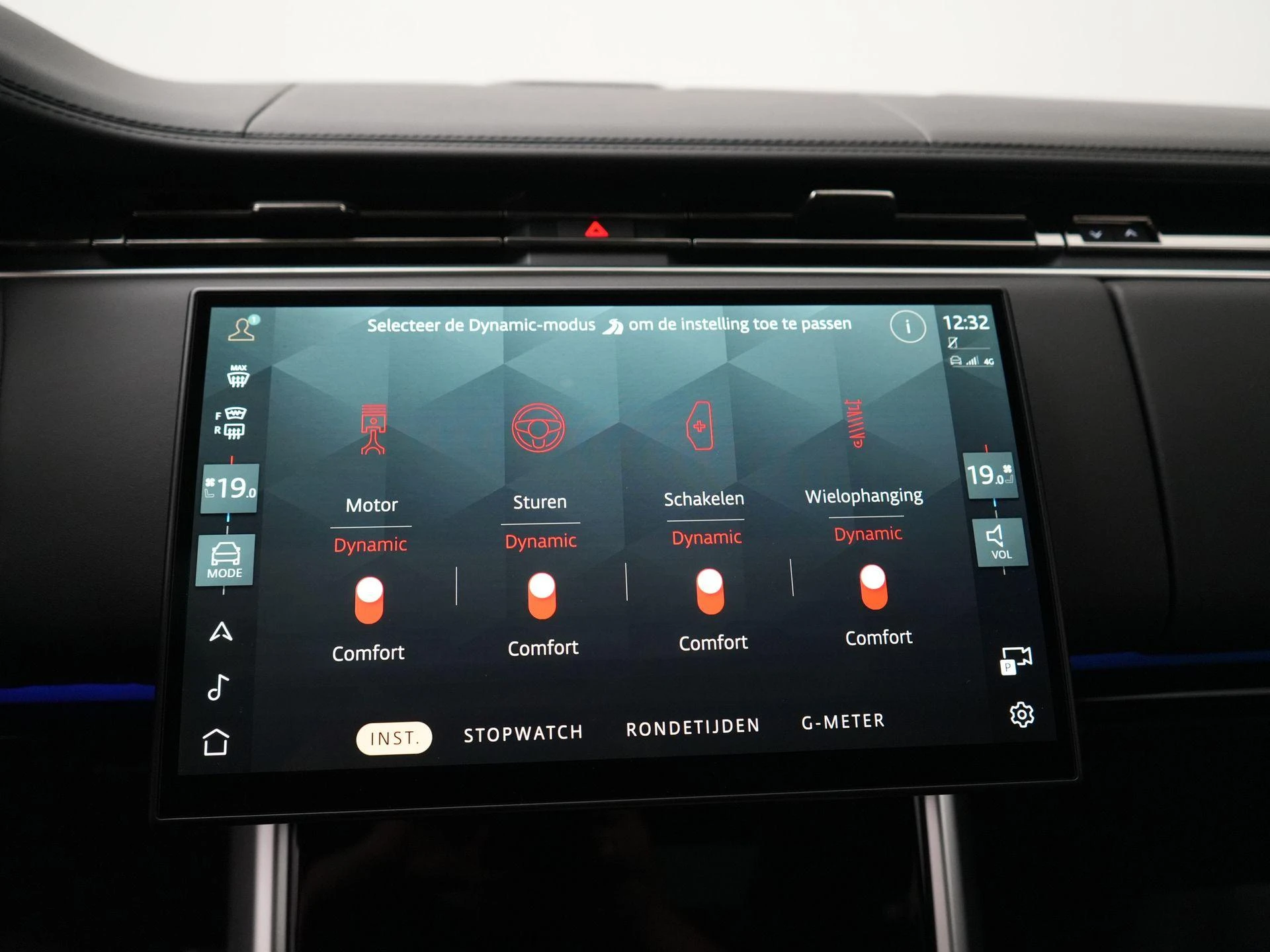 Land Rover-Range Rover-image-28