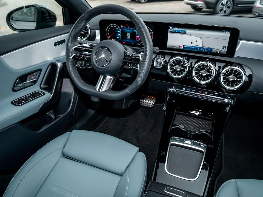 Mercedes-Benz-A-Klasse 200-image-9